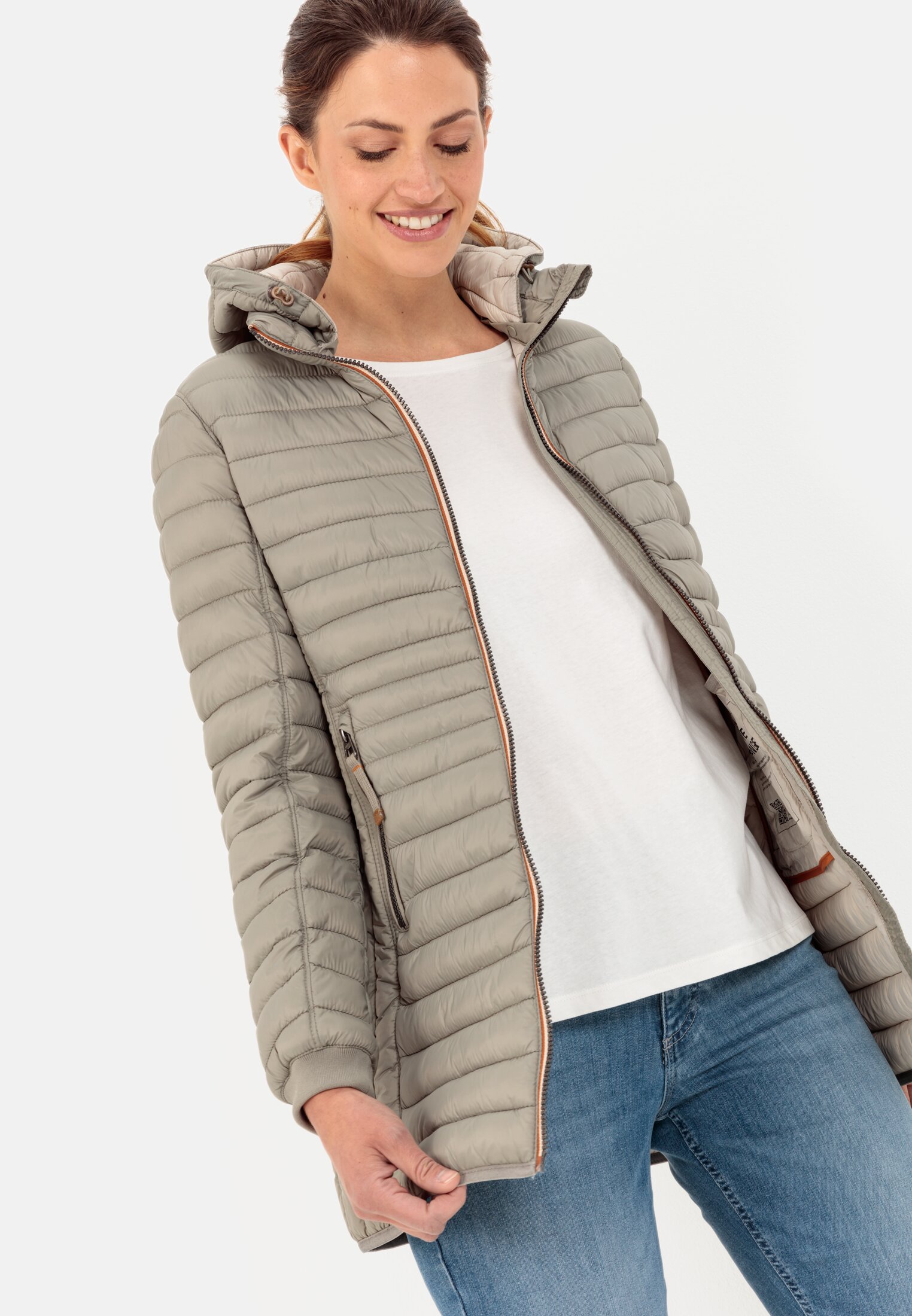 Damen Lange Steppjacke mit abnehmbarer Kapuze Grün getragen emotional