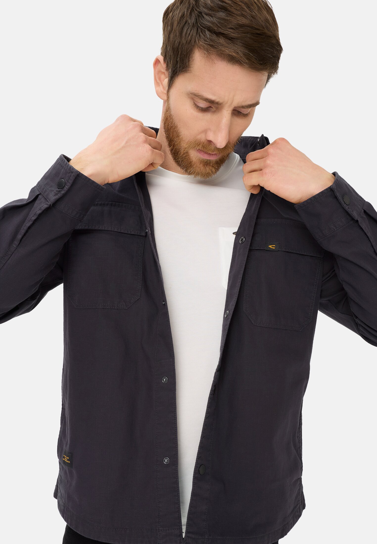 Herren Overshirt mit Taschen Navyblau getragen emotional