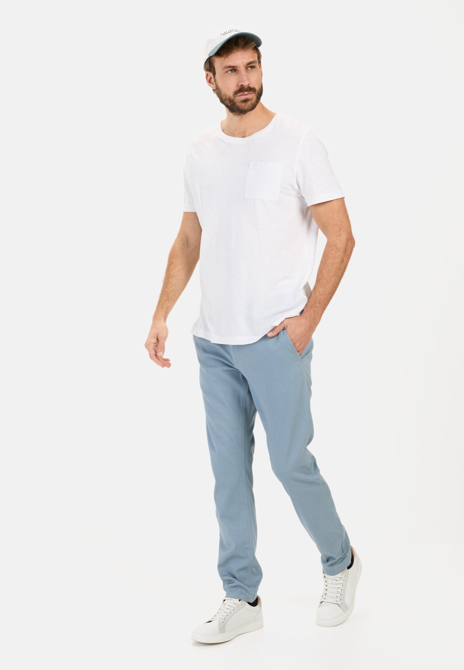 Heren Basic chino slim fit Blauw gedragen voor lichaam compleet 