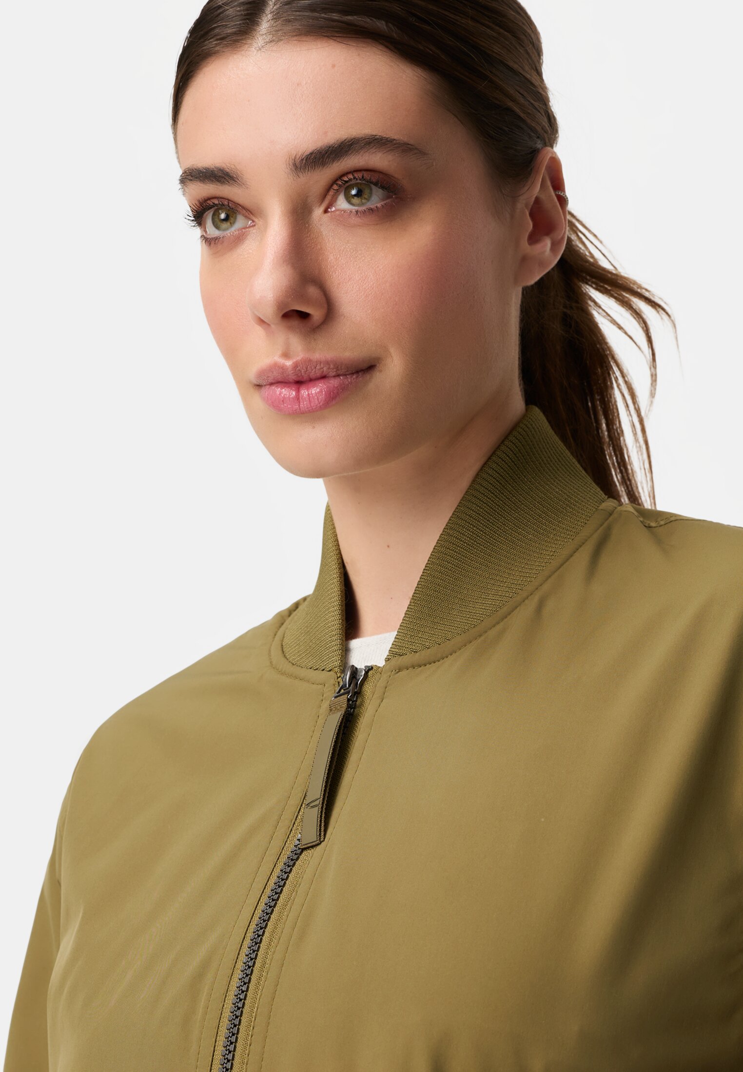 Damen Bomberjacke mit seitlichem Reißverschluss Oliv getragen detailliert nah