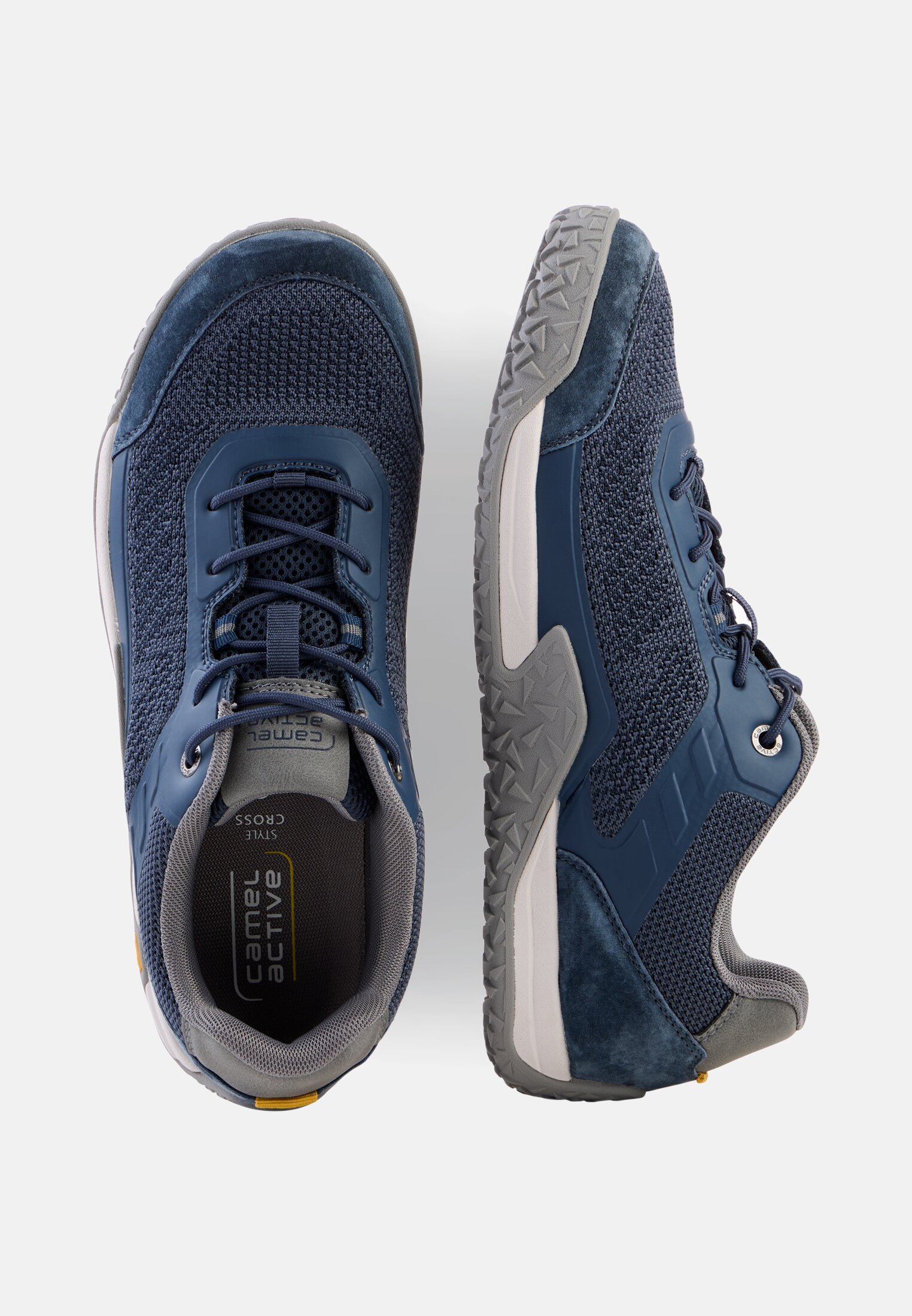 Men Low sneaker with flexible soft sole Navy frontal top