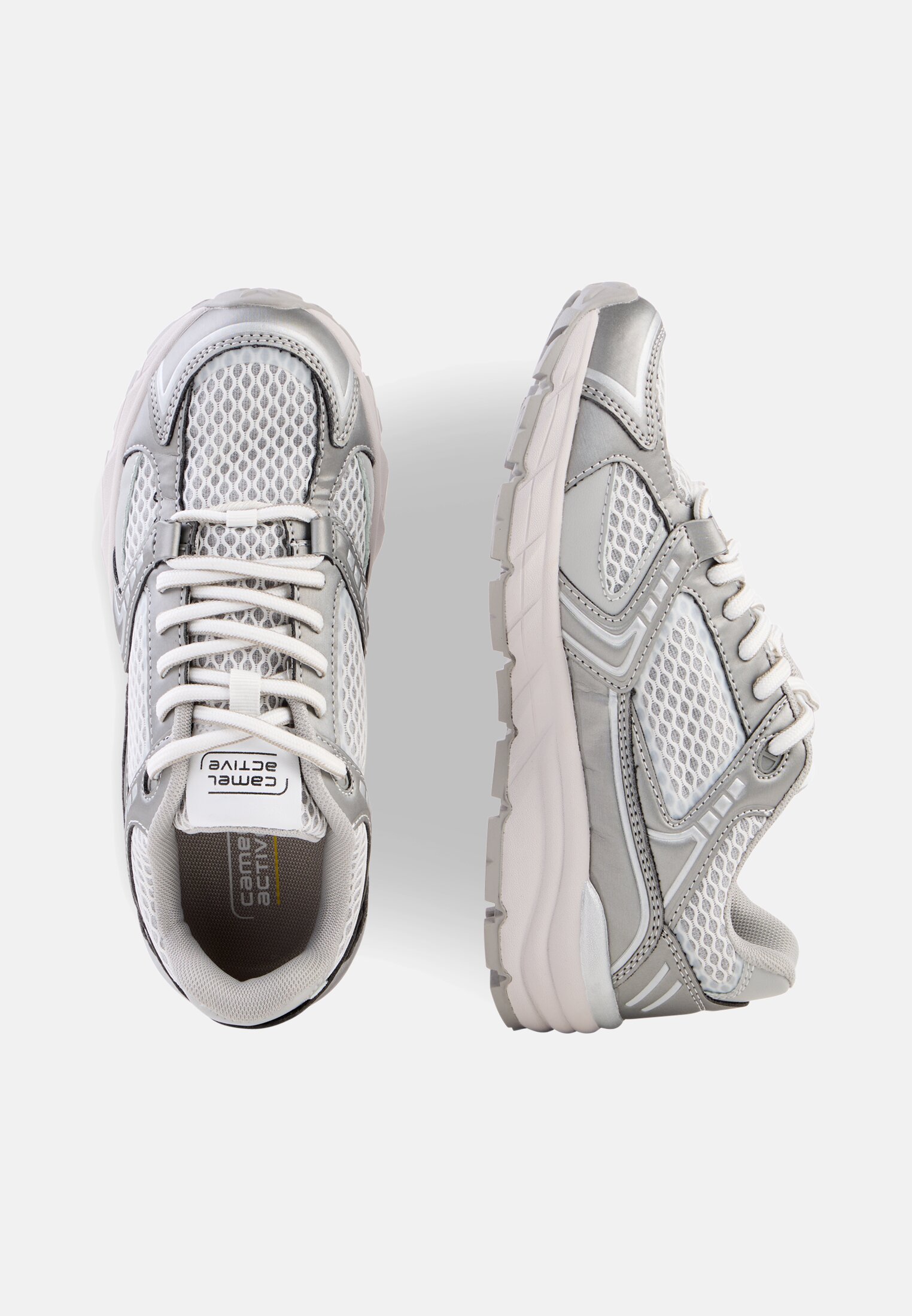 Vrouwen Modieuze sneaker met een lichte buitenzool Zilver frontaal van boven