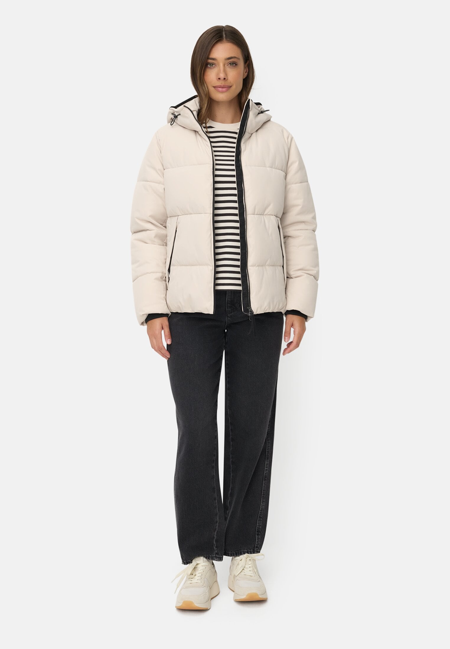 Damen Gefütterte Jacke mit reflektierenden Details Hafer getragen vorne Ganzkörper