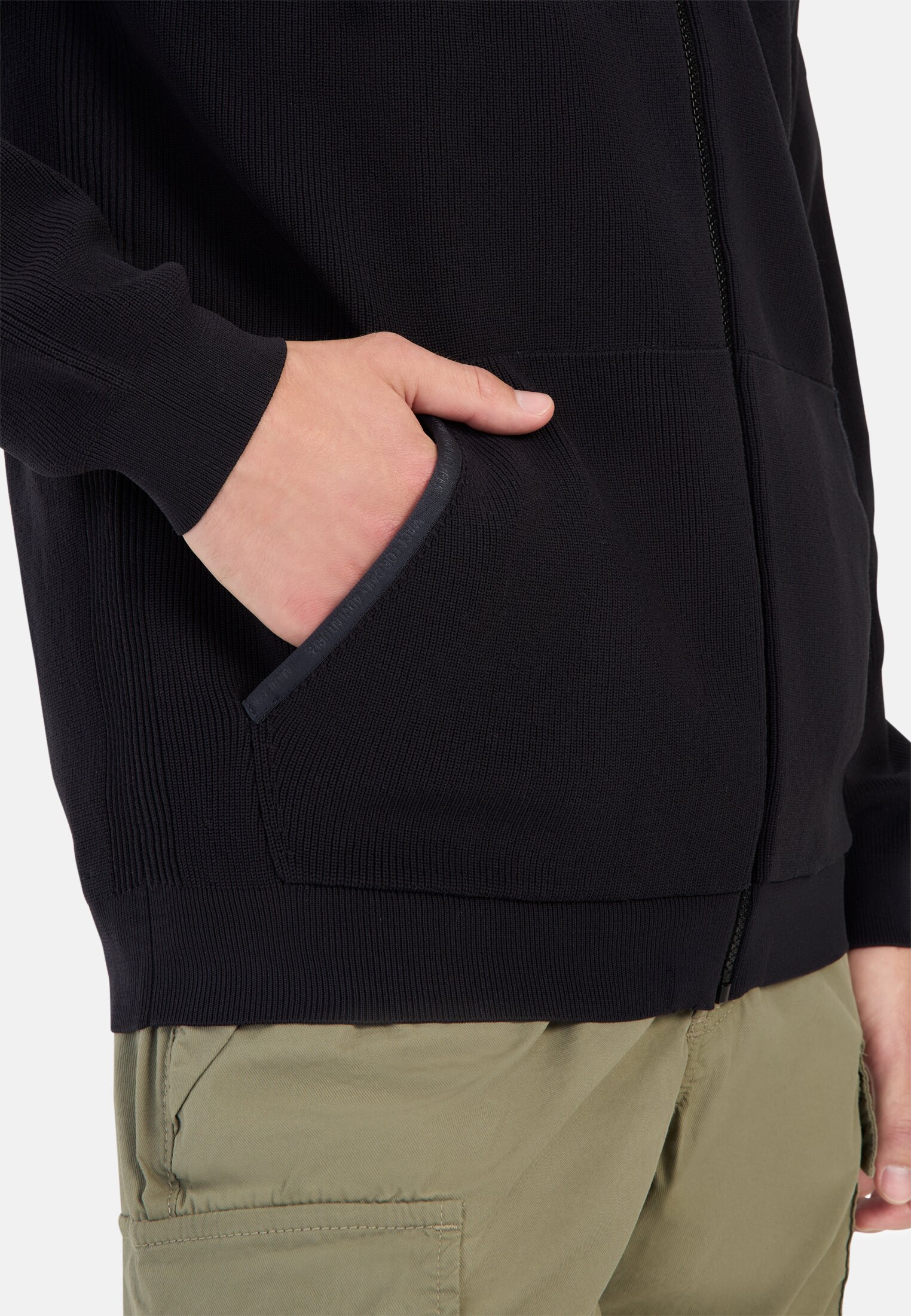 Men Knitted Jacket with Zip Closure Dark Blue worn detail close