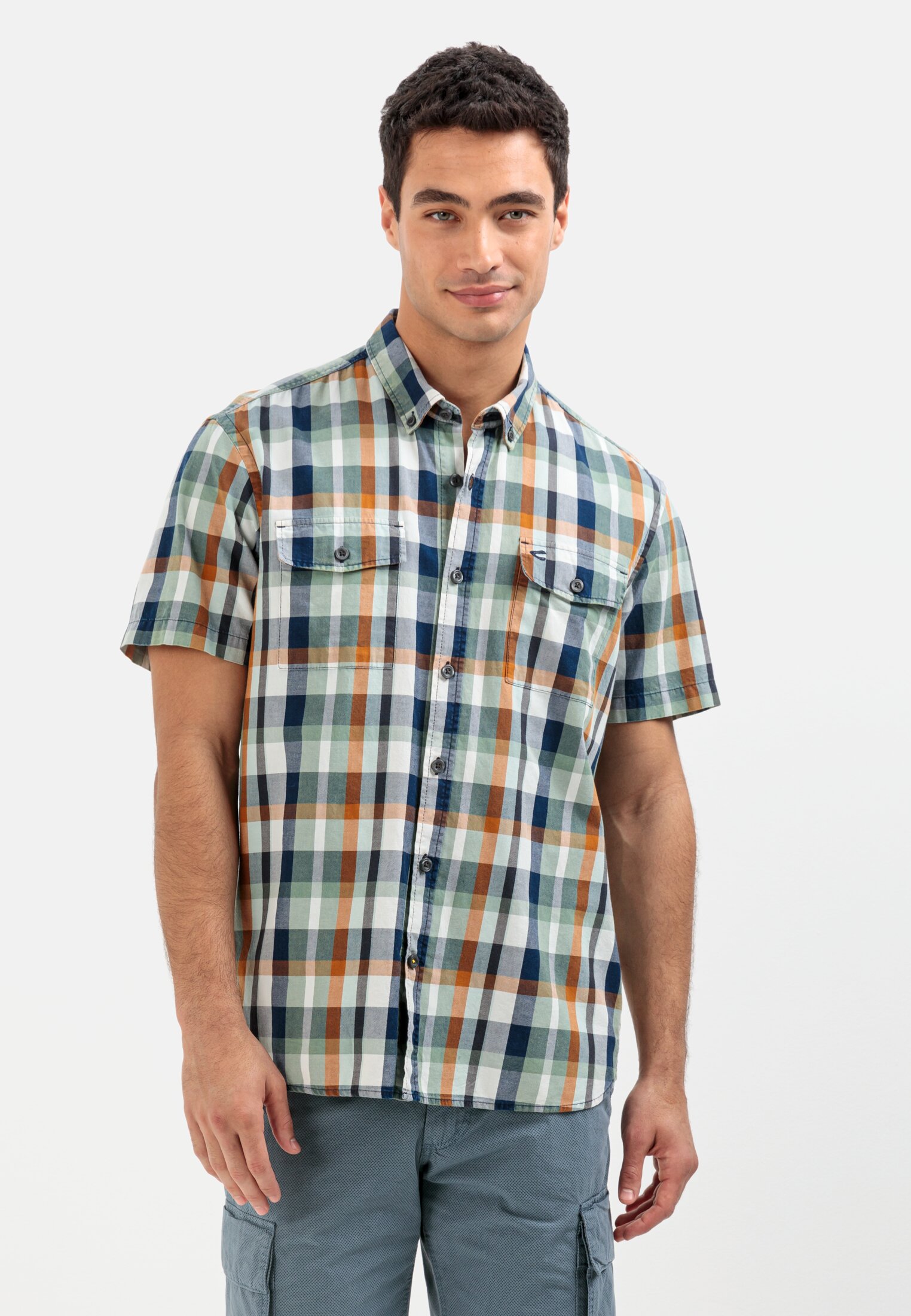 Men Short sleeve shirt with check pattern Green worn front