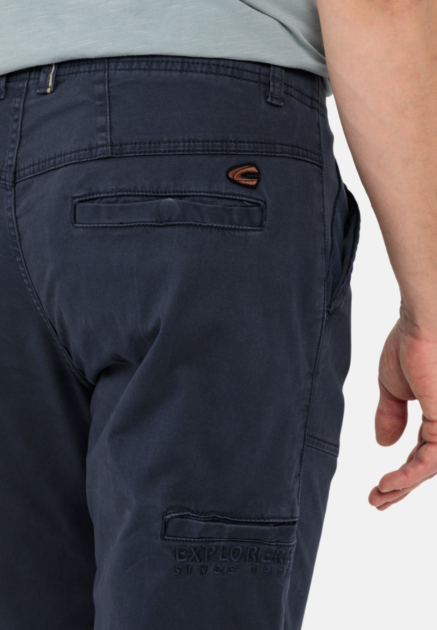 Men Tapered Fit Chino Dark Blue worn detail close