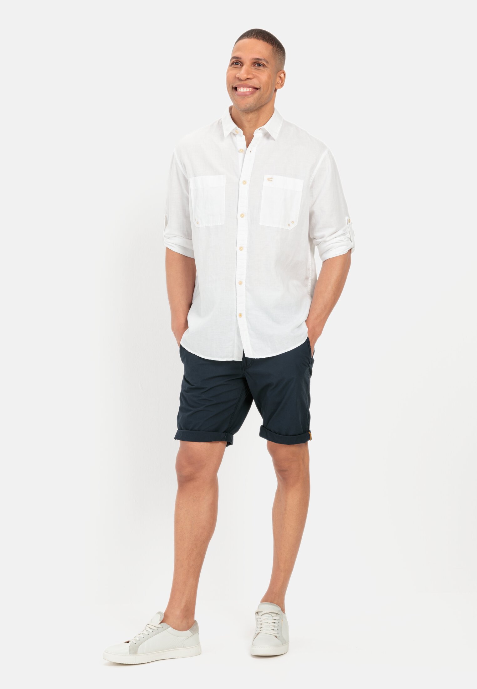 Men Long-sleeved shirt in a lightweight linen blend White worn front full body