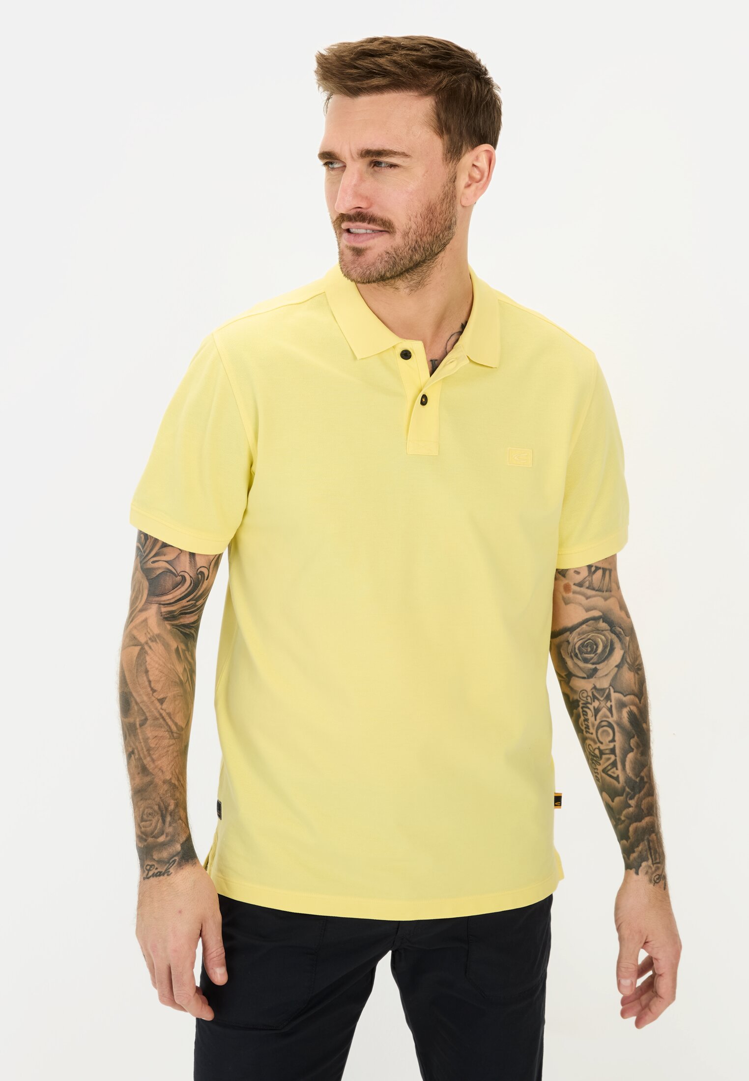 Herren Kurzarm Poloshirt aus Baumwolle Gelb getragen vorn