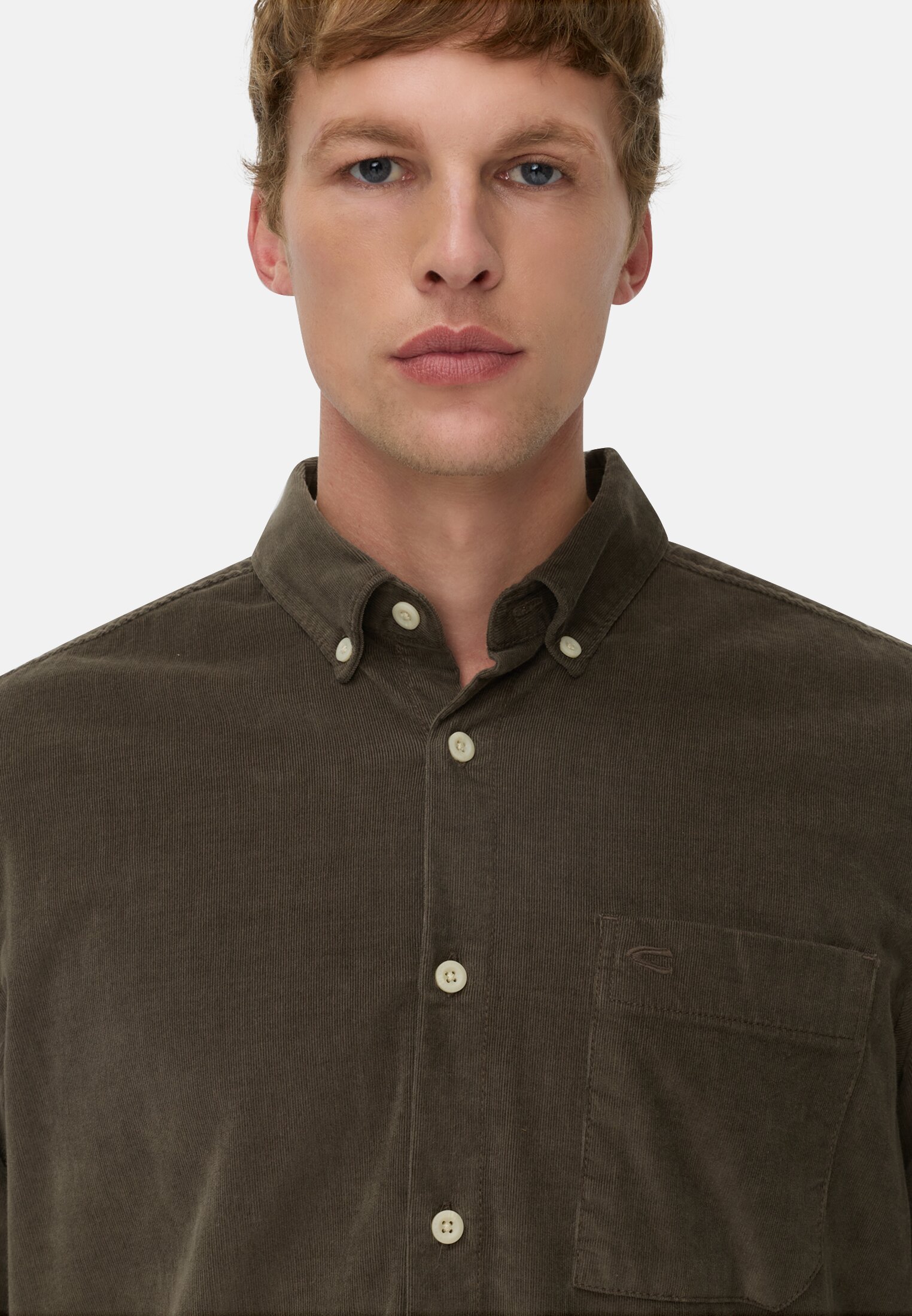 Men fleXXXactive® long-sleeve shirt with button-down collar and chest pocket Dark brown worn detail close