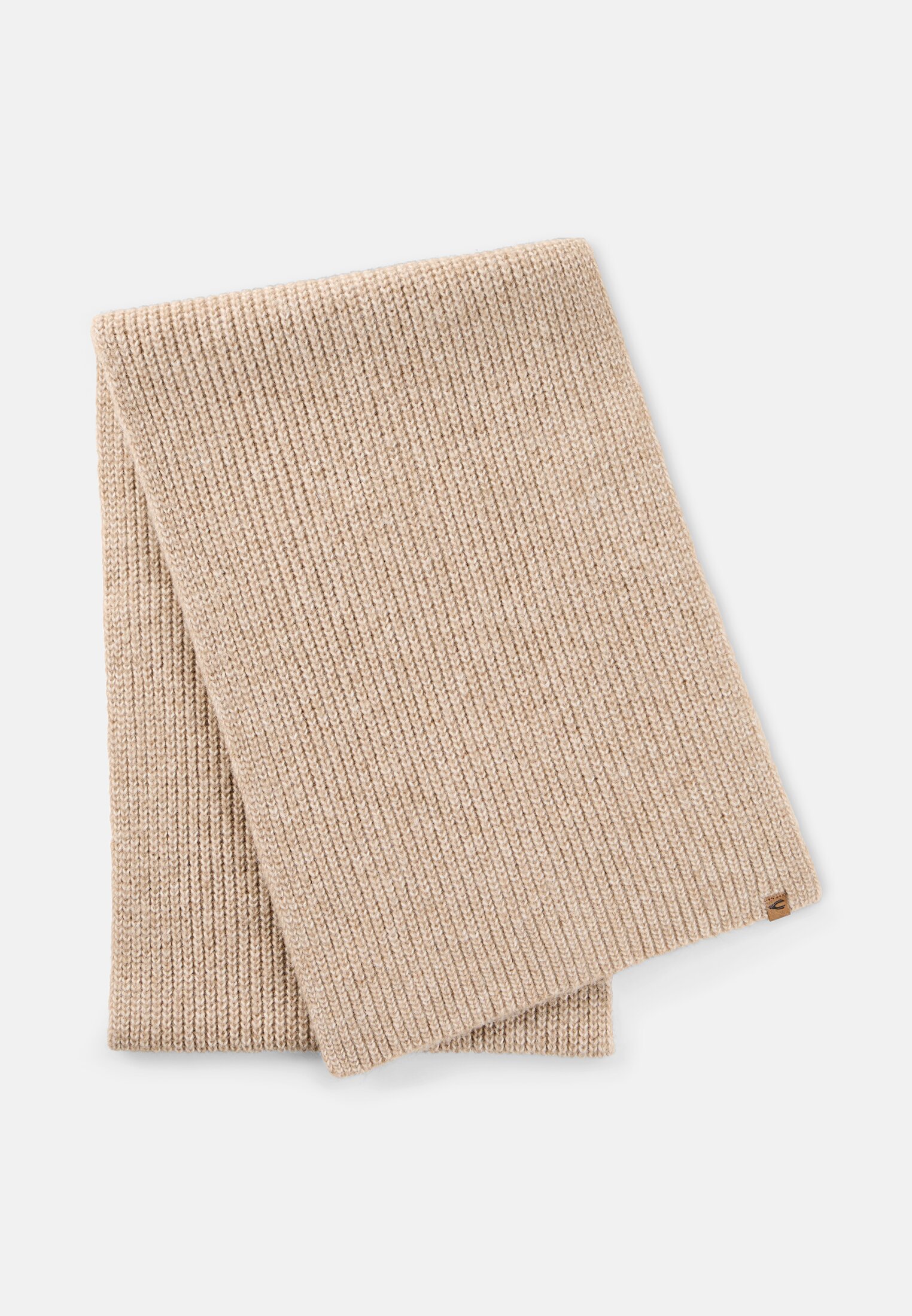 Vrouwen Gebreide sjaal van bijzonder zacht materiaal Beige frontaal voor