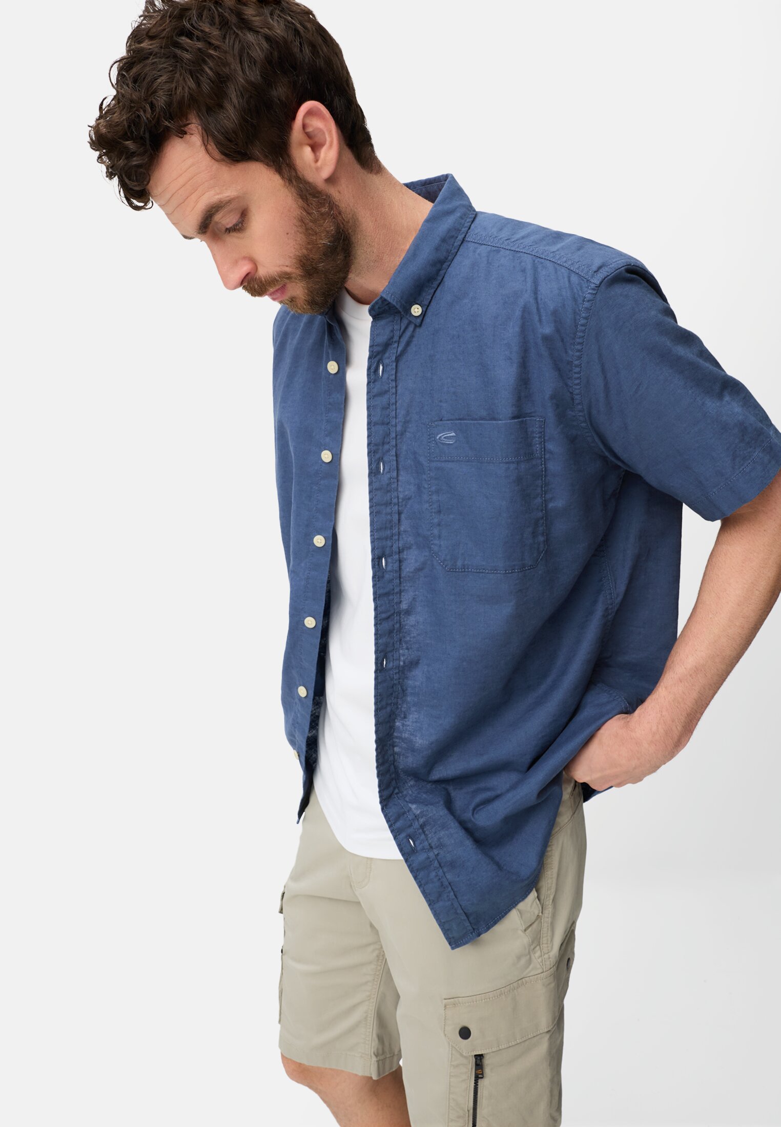 Heren Korte mouwen shirt van linnenmix Indigo Blau gedragen emotional