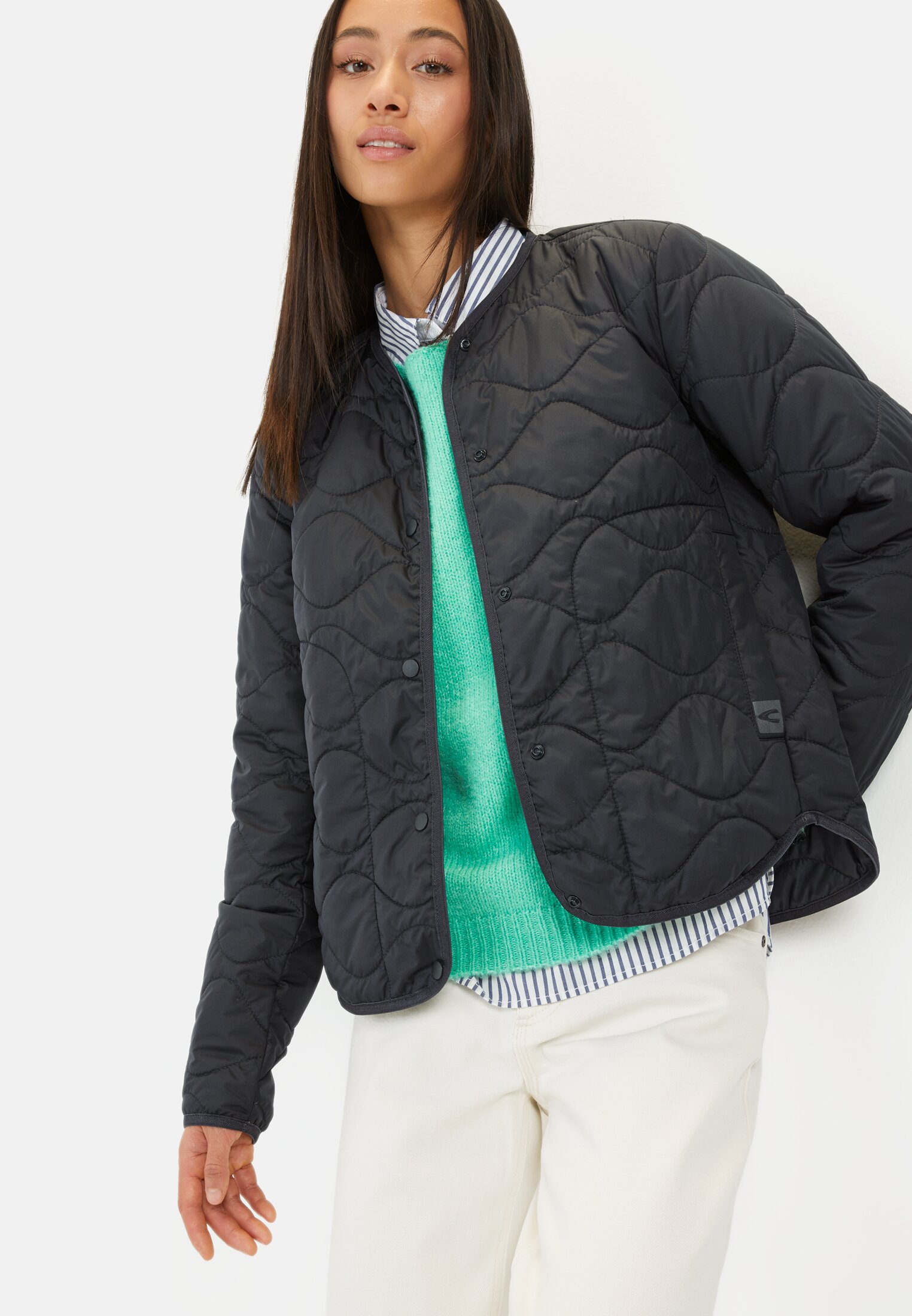Women Lightweight quilted jacket with velvet pockets Navy blue worn emotional