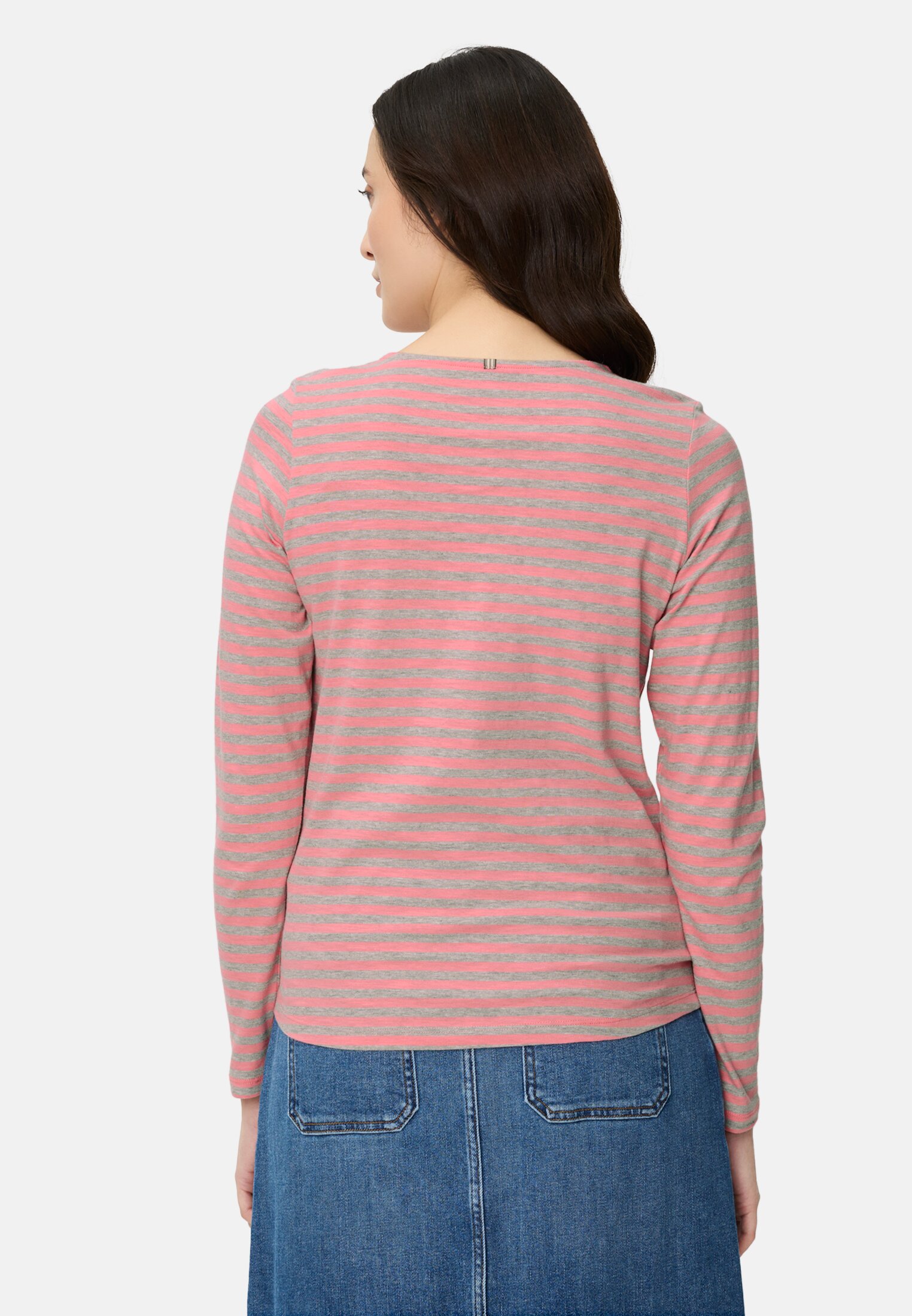 Damen Langarmshirt aus reiner Baumwolle Pink getragen hinten