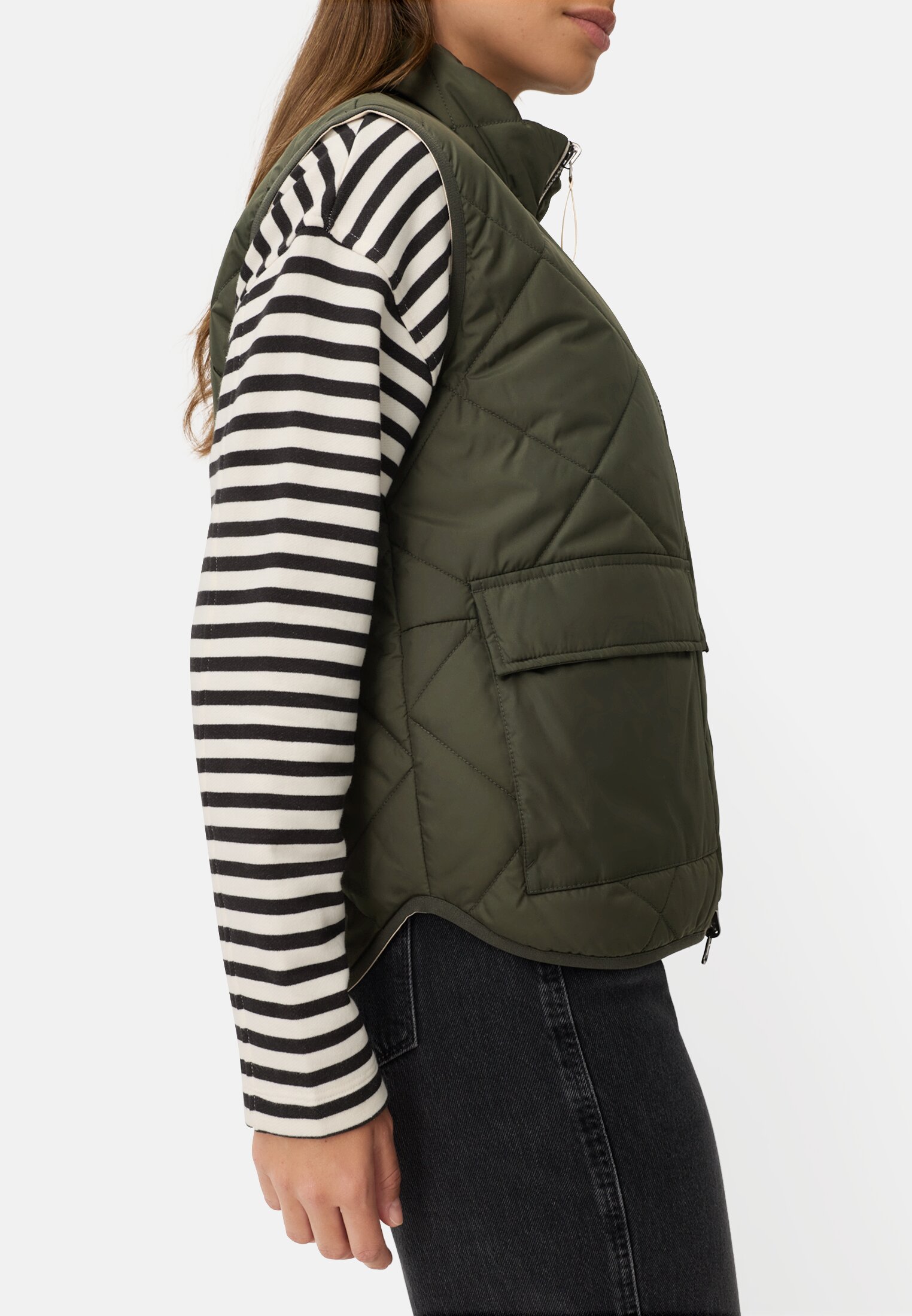Women Reversible vest with 2-way zipper Forest Green worn detail close