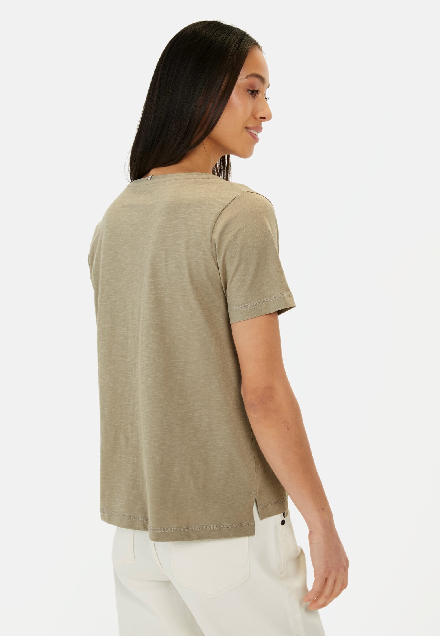 Damen T-Shirt mit V-Ausschnitt aus reiner Baumwolle Grün getragen hinten