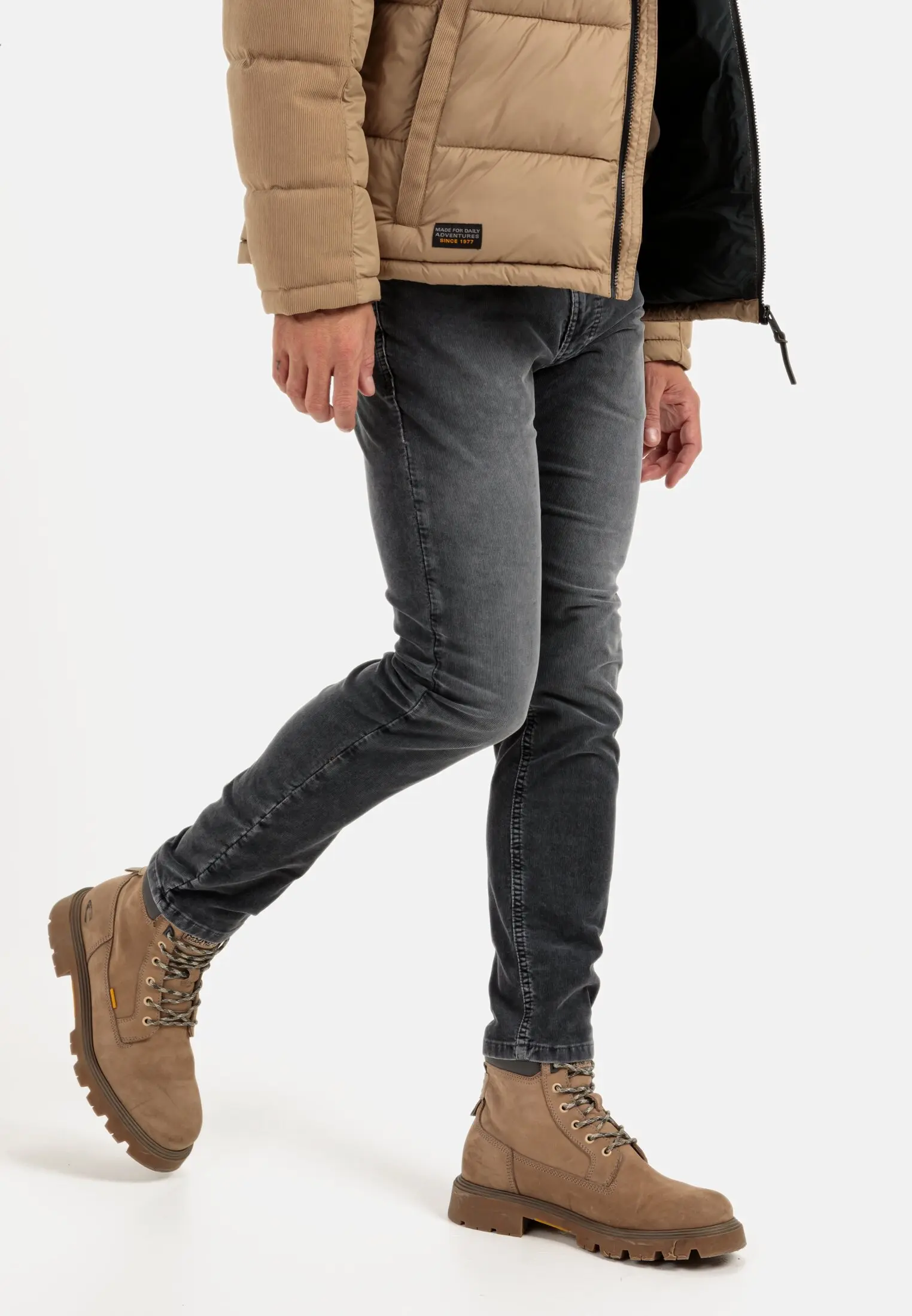 Slim Fit für Herren in Dunkelgrau | 30/32 | camel active