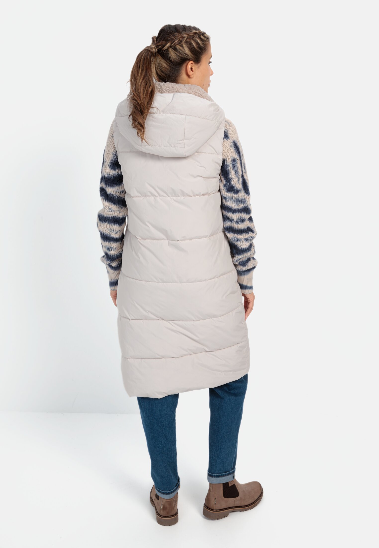 Damen Lange Pufferweste mit Kapuze Pearl getragen hinten