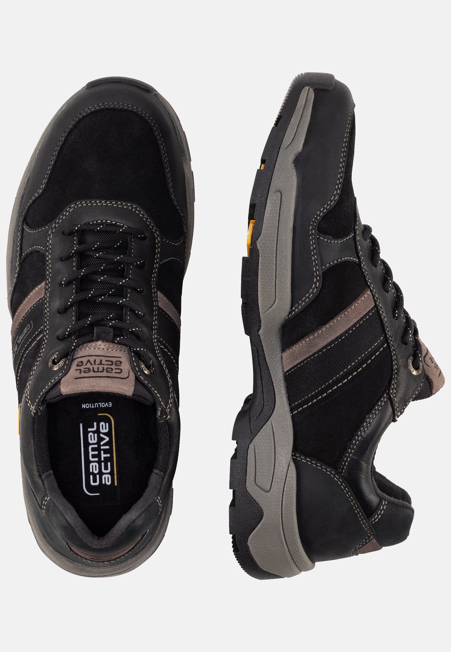 Herren Sneaker aus echtem Rindsleder Schwarz frontal oben