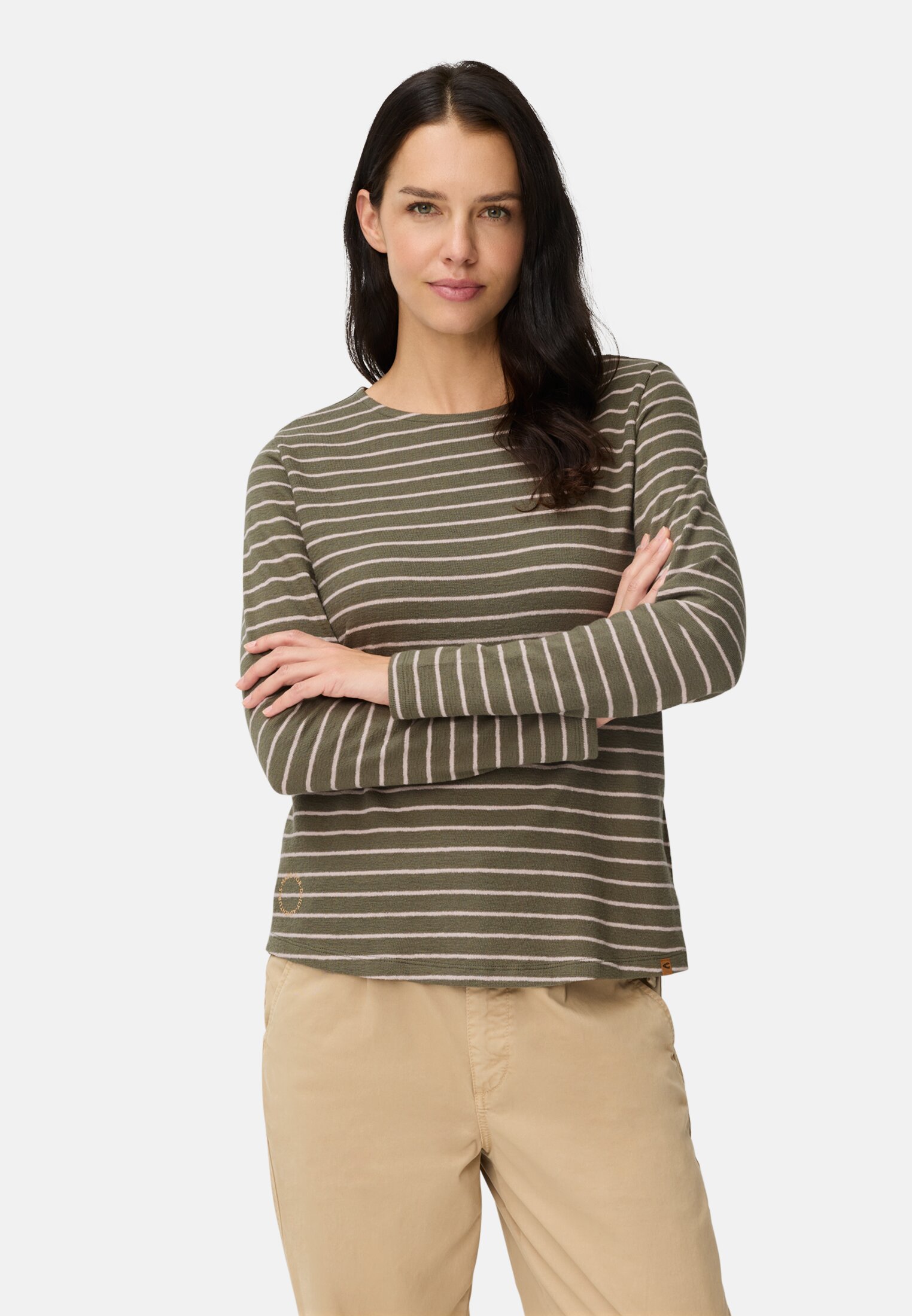 Damen Langarm-T-Shirt aus Bio-Baumwolle Graugrün getragen vorn