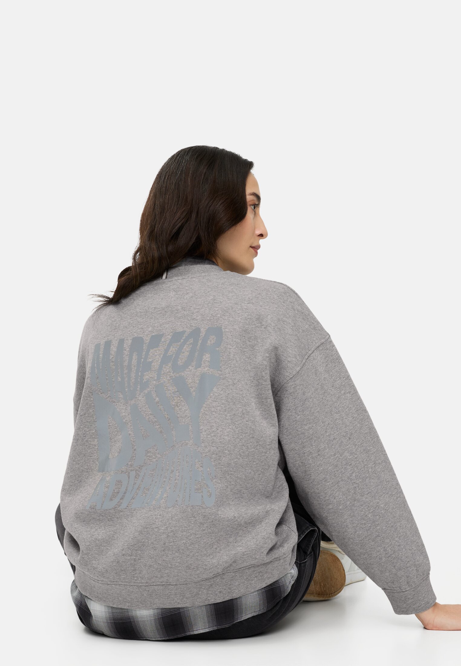 Women Oversized sweatshirt with back print Gray worn emotional