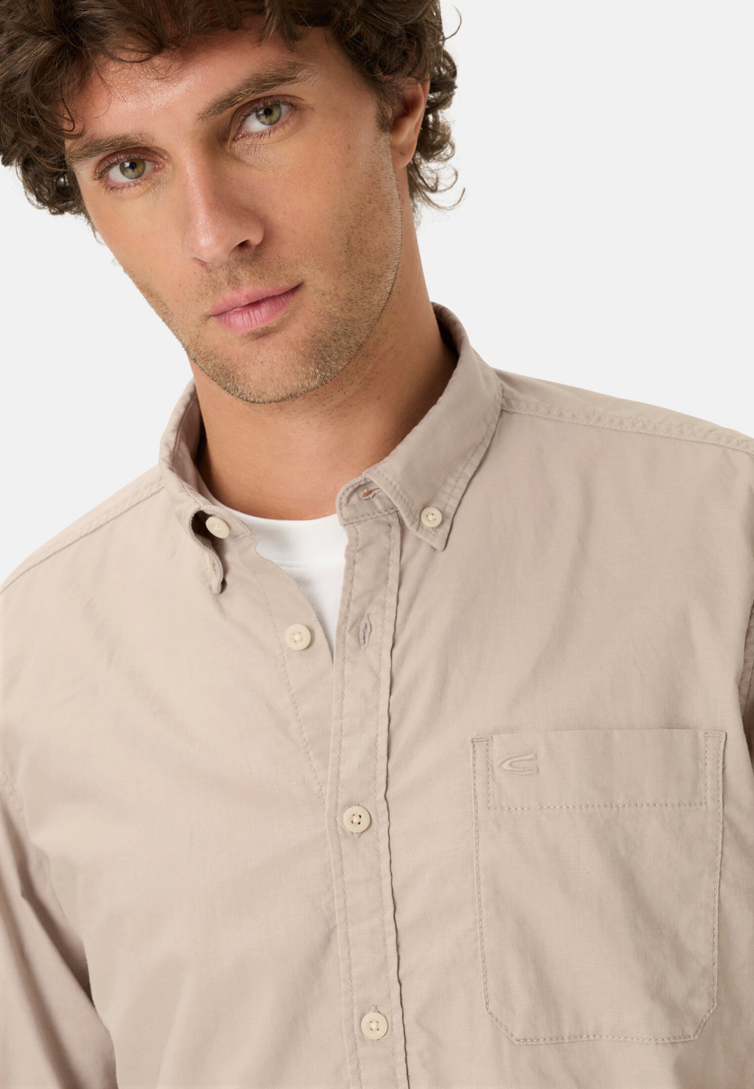 Heren Linnen-katoen mix shirt met lange mouwen Beige gedragen detail dichtbij  