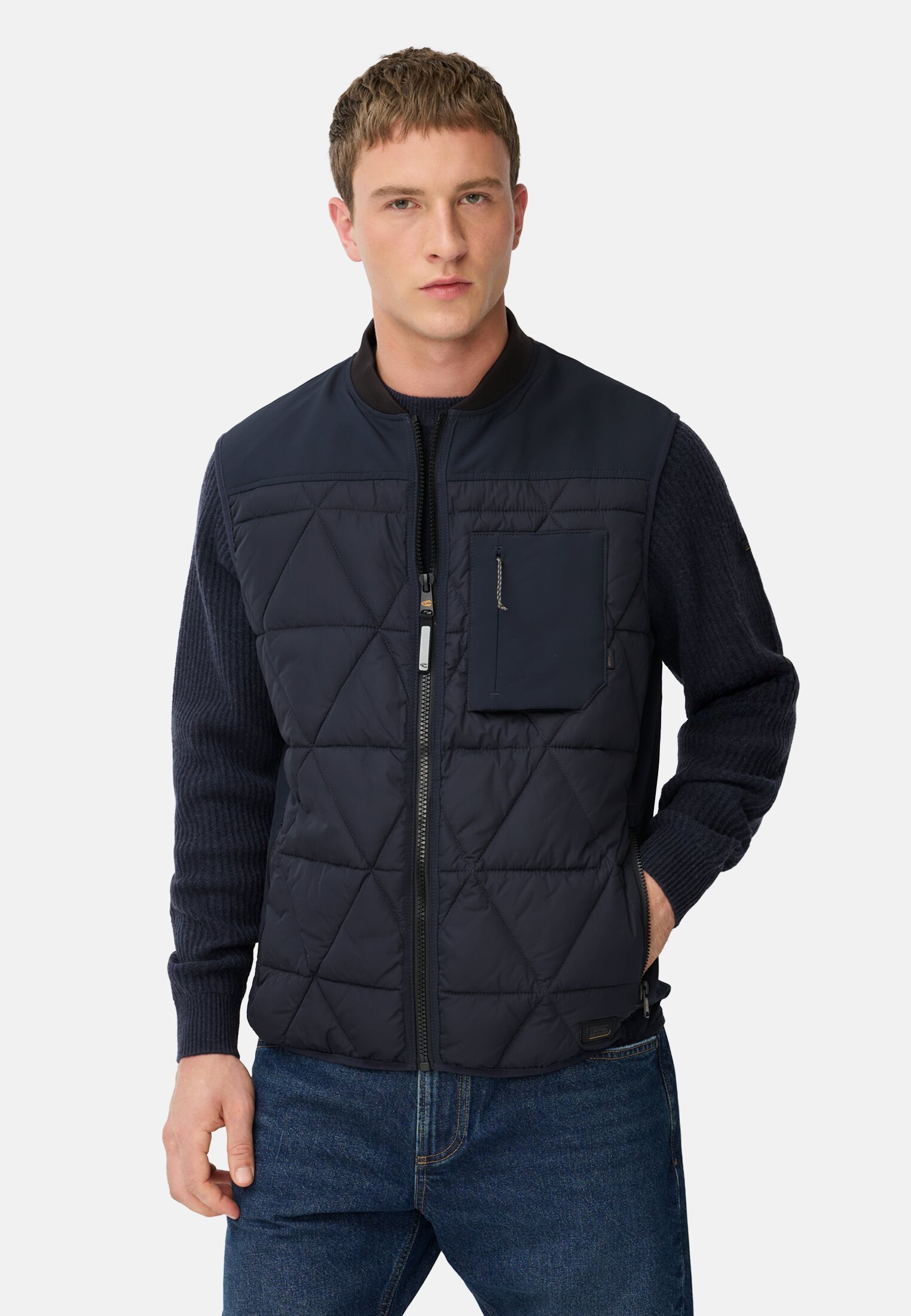 Men Lightweight vest made from water-repellent material Navy blue worn front
