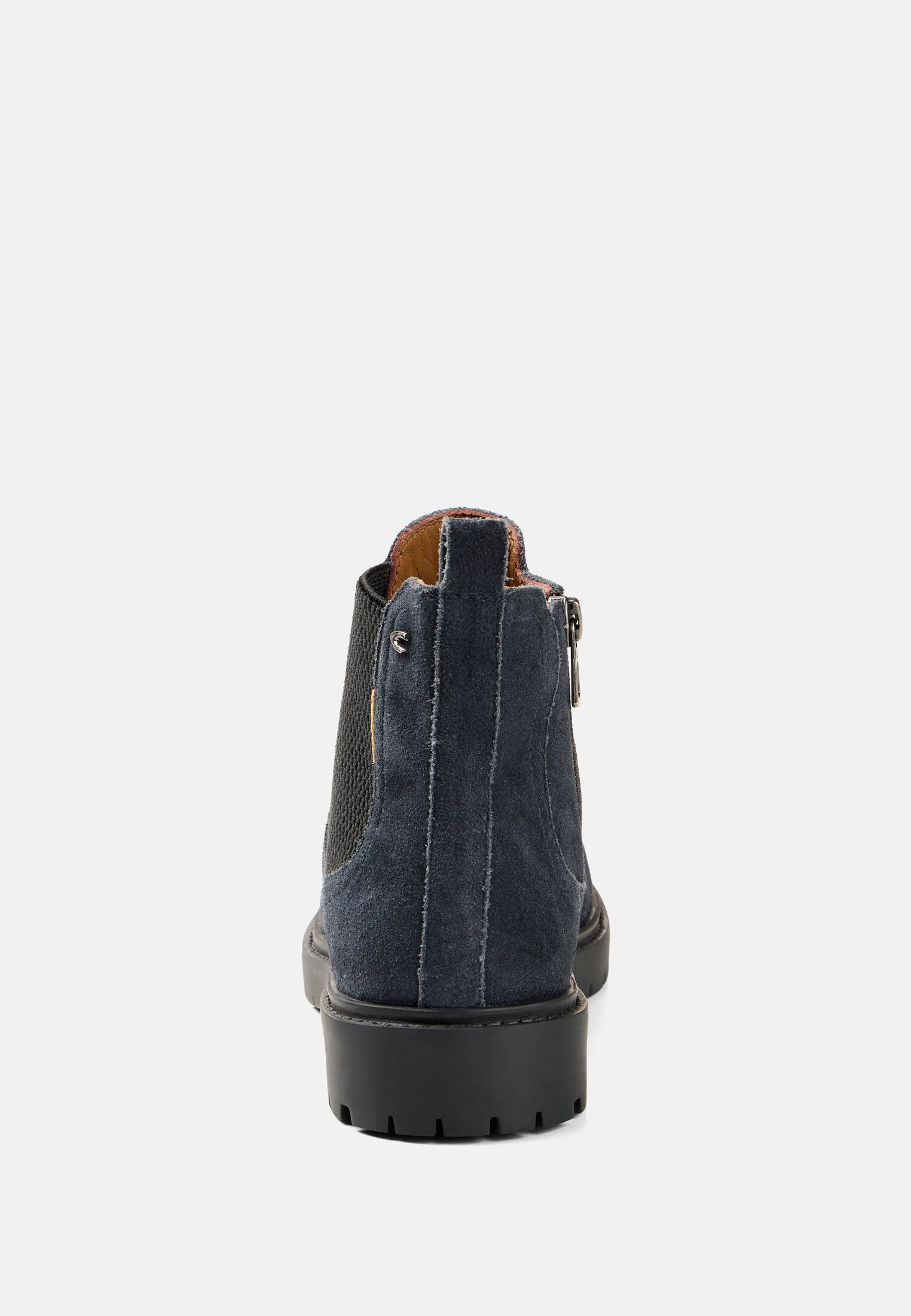 Women Chelsea boot made of genuine leather front close