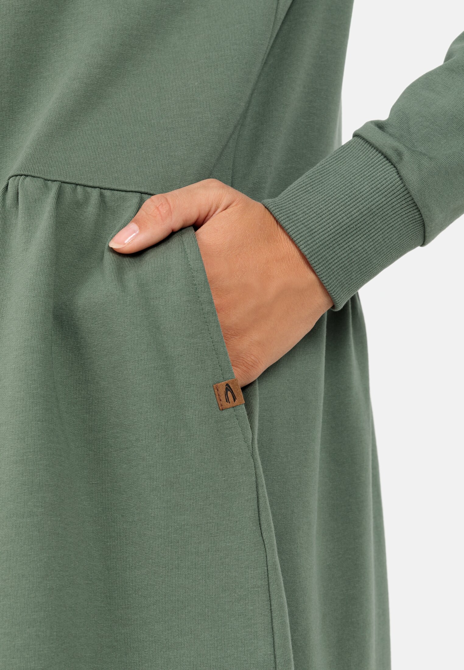 Damen Sweatkleid aus Organic Cotton Khaki getragen detailliert nah