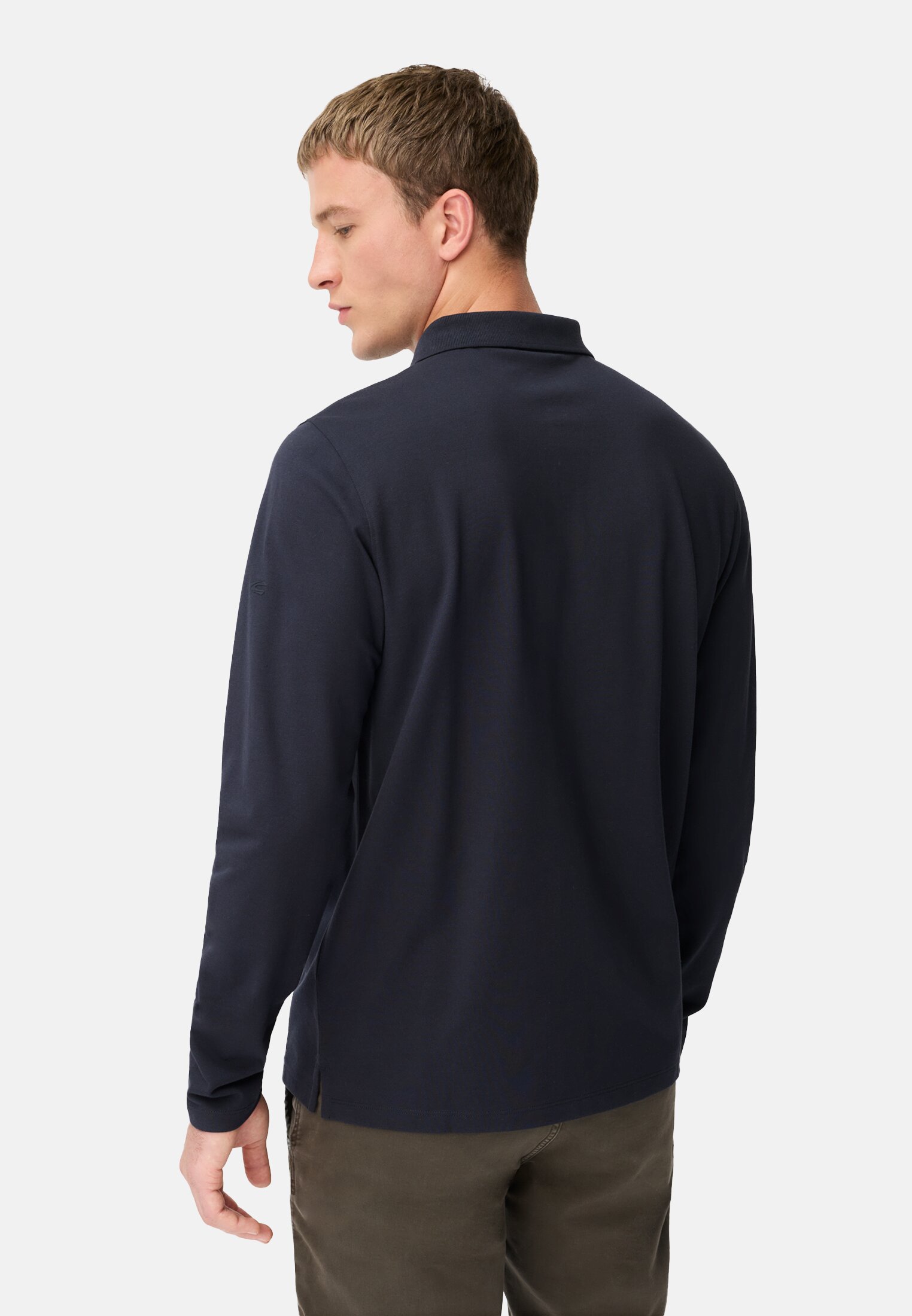Men Polo shirt with cooling performance Navy blue worn back