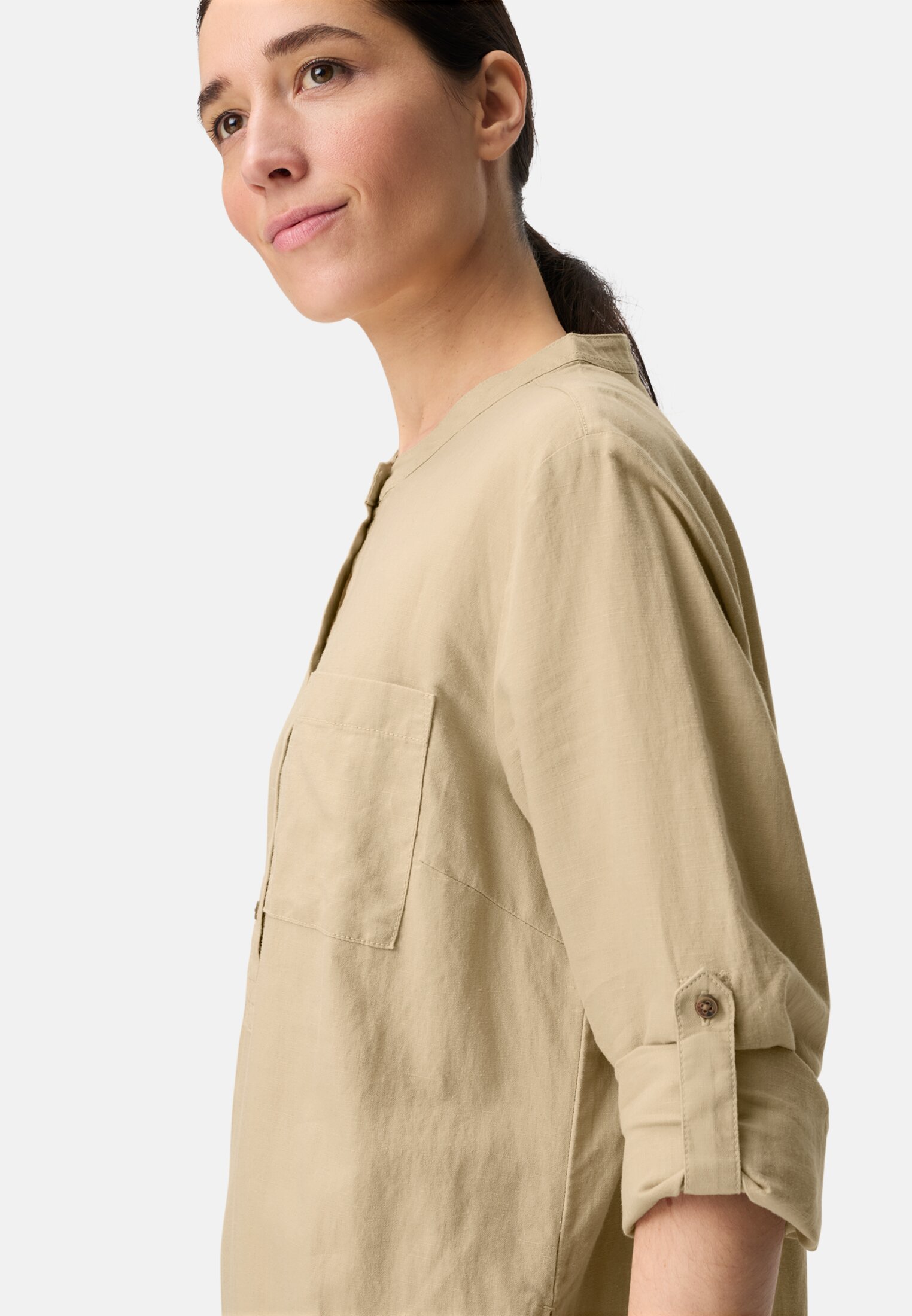 Women Shirt dress with stand-up collar Sand worn detail close