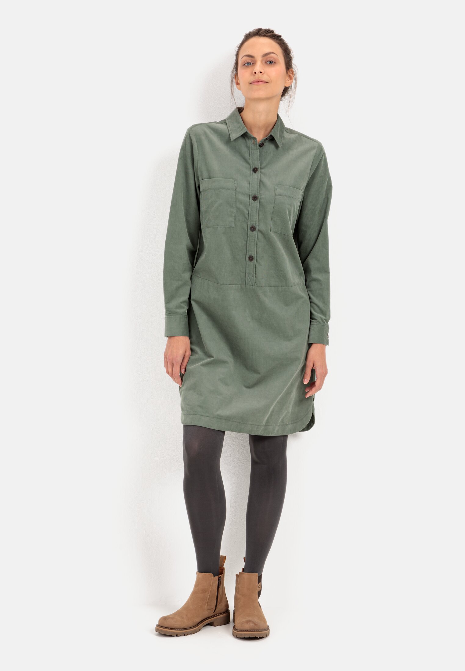 Damen Hemdblusenkleid mit langen Ärmeln Kahki getragen vorne Ganzkörper