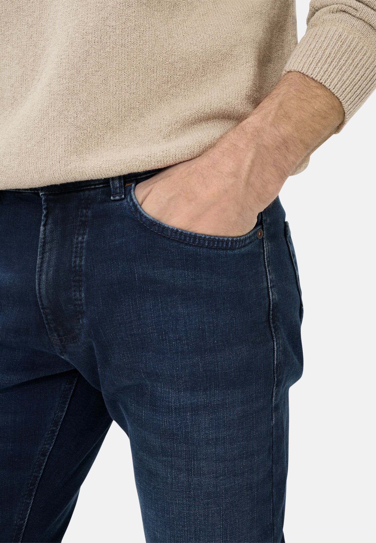 Men Slim Fit 5-Pocket Jeans Dark Blue worn detail close