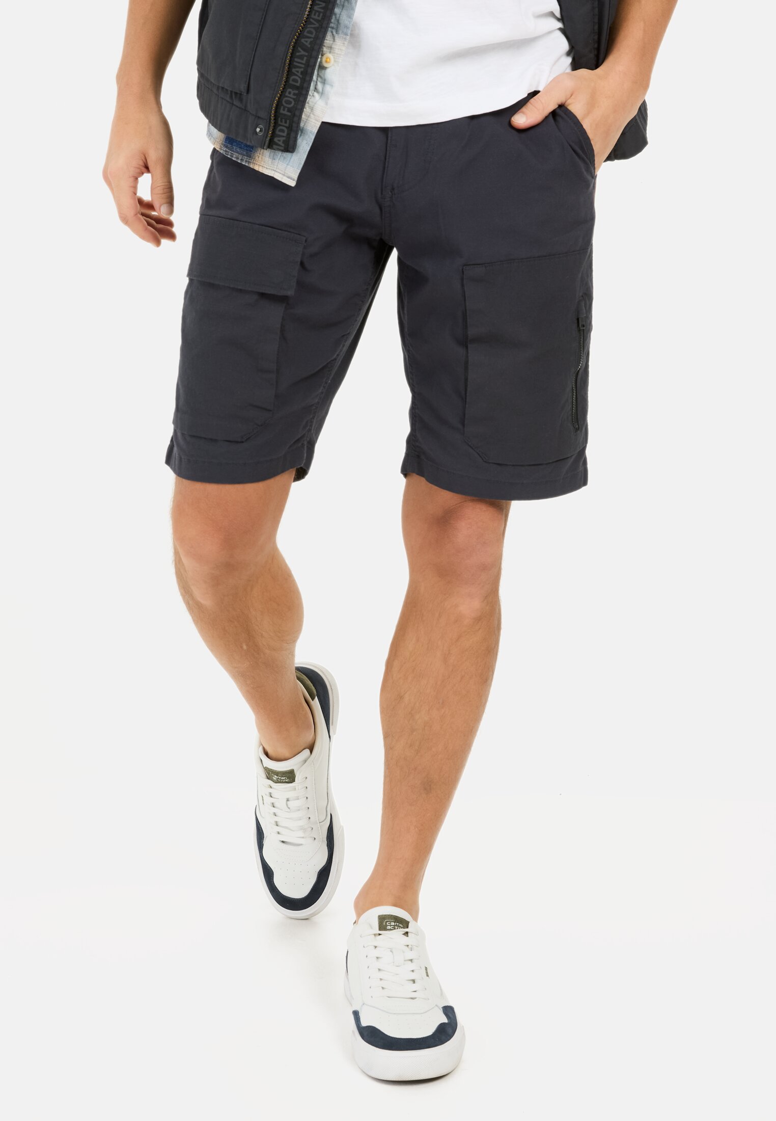 Men Cargo shorts with ripstop contrast Dark Blue worn front
