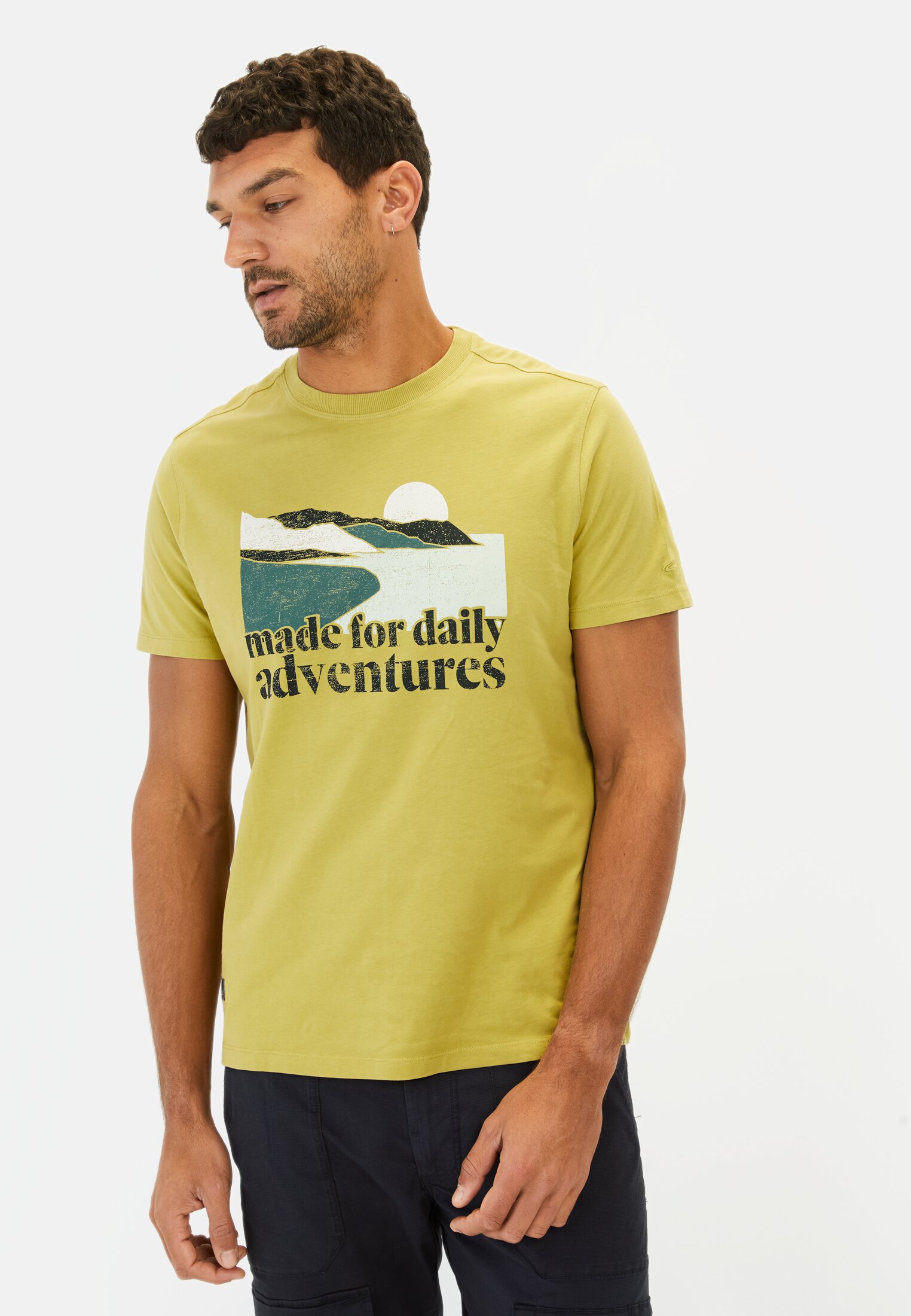 Herren T-Shirt aus reiner Baumwolle mit Print Hellgrün getragen vorn