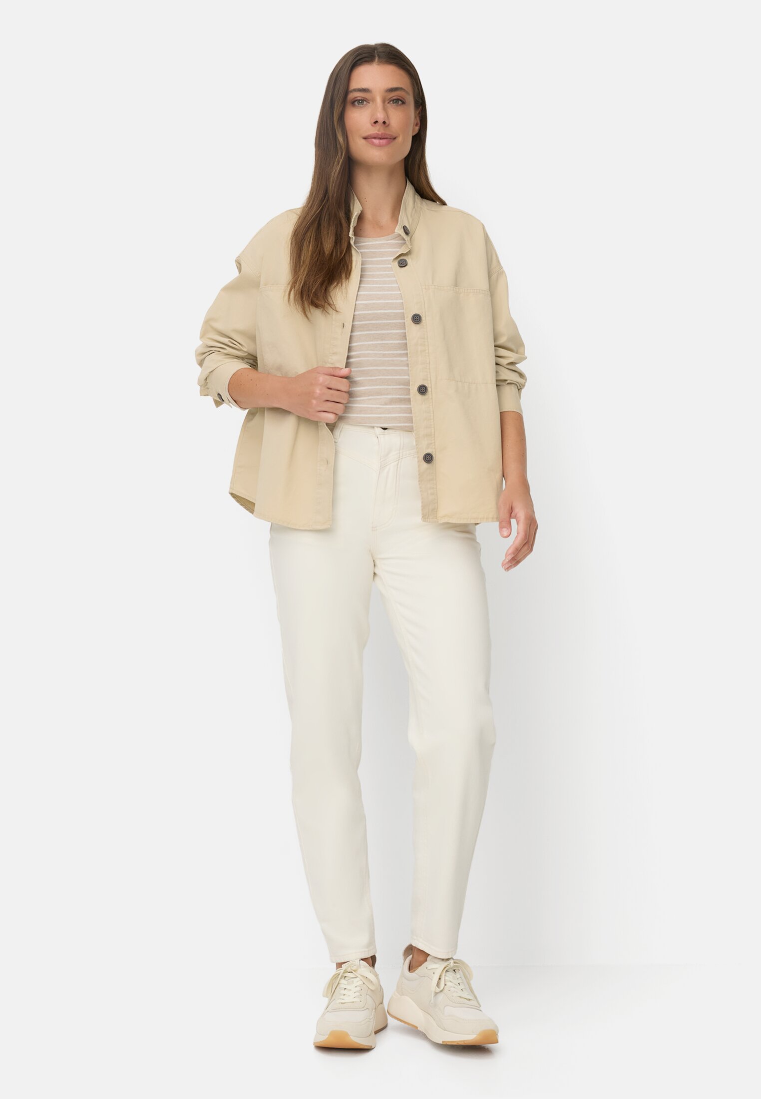 Vrouwen Blouse met lange mouwen en opstaande kraag Zand gedragen voor lichaam compleet