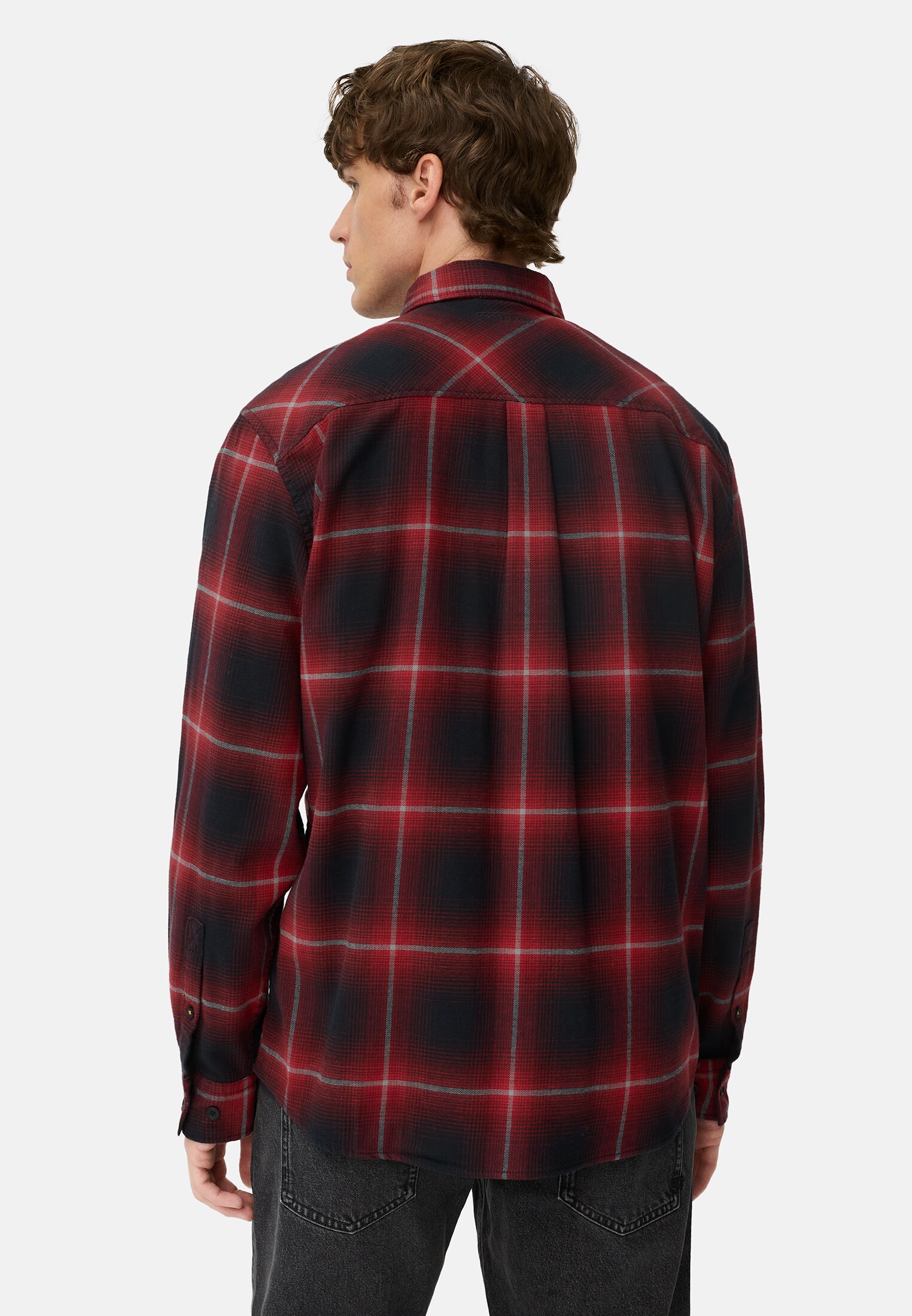 Herren fleXXXactive® Langarmhemd aus leichtem Flanell Rot Schwarz getragen hinten