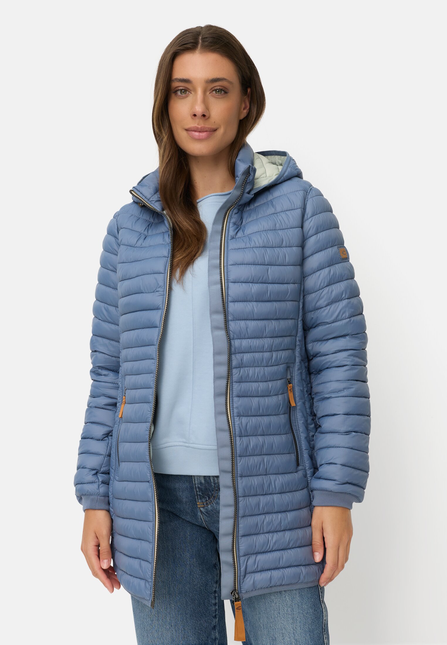 Women Water-repellent quilted jacket with zip pockets Smoky blue worn front