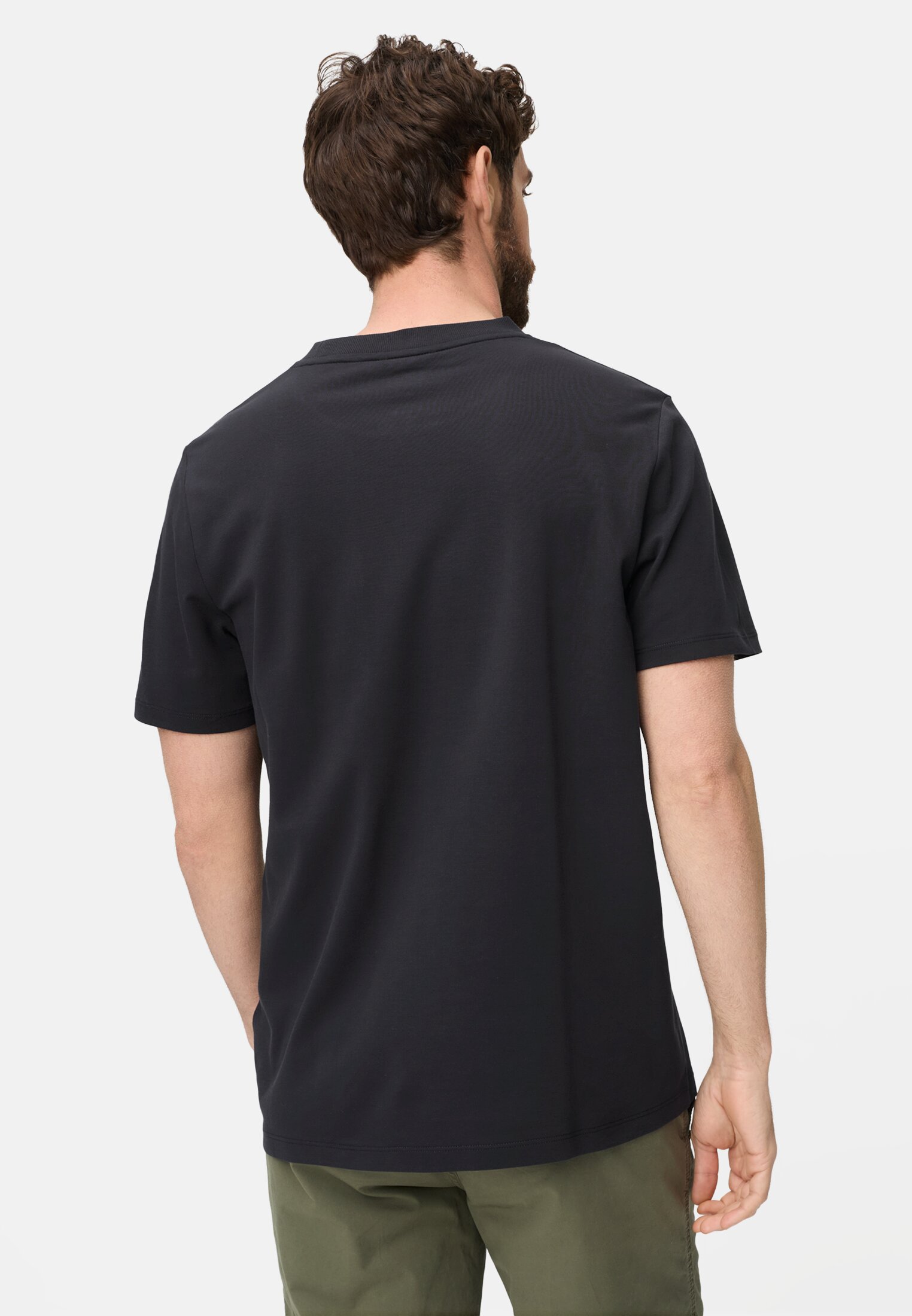 Heren T-shirt met borstzak Donkerblauw gedragen achter