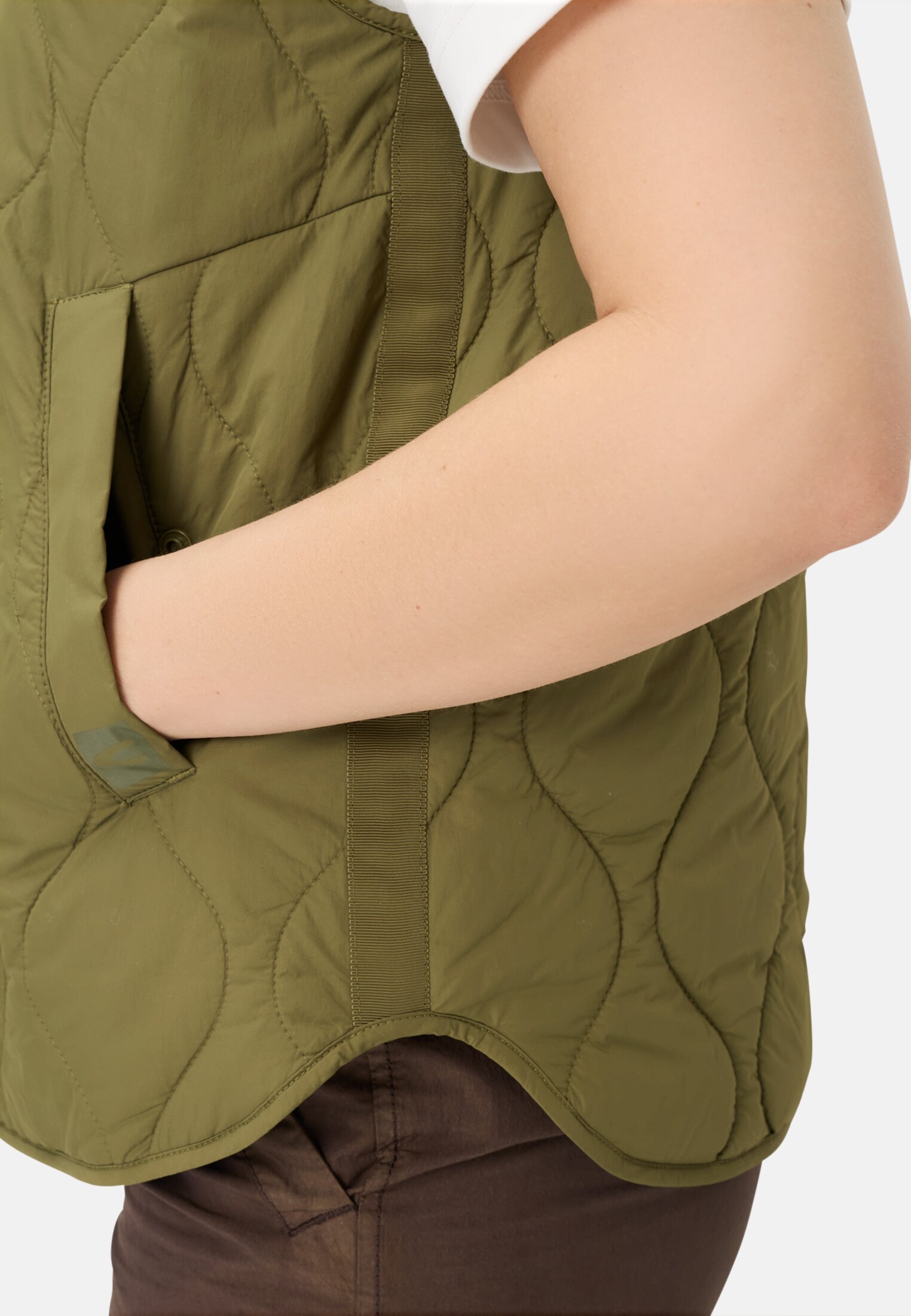 Women Vest with stand-up collar Olive worn detail close