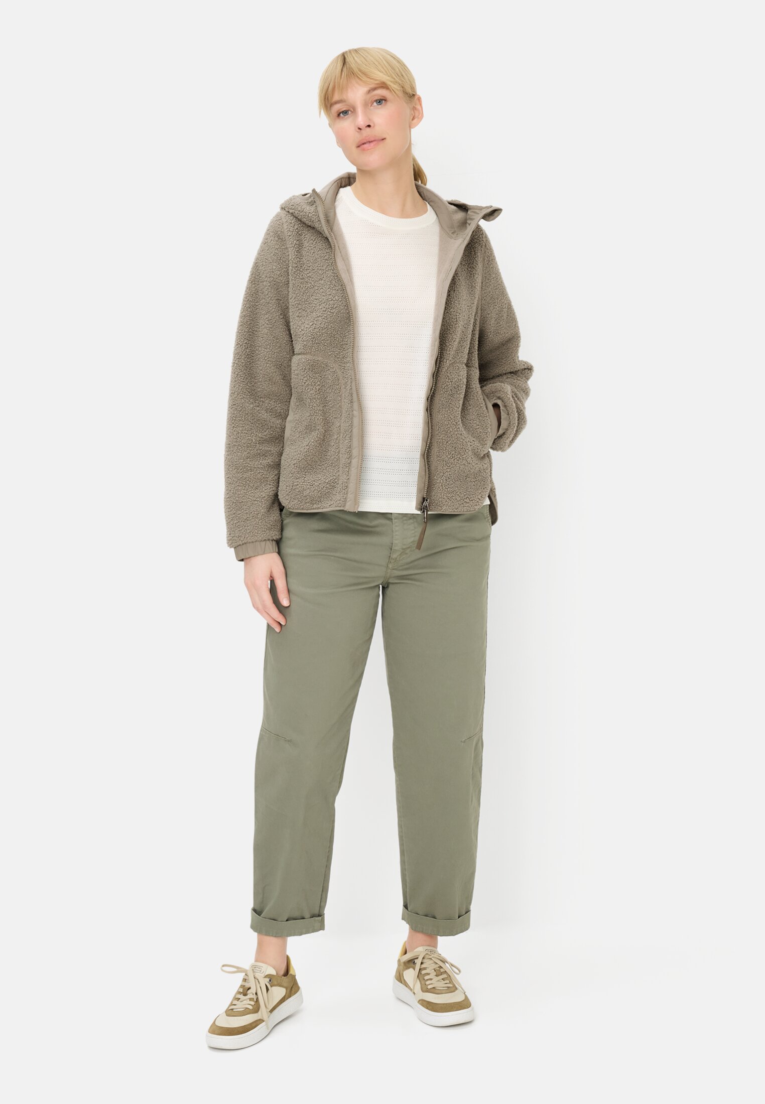 Damen Polar-Fleecejacke mit fester Kapuze Salbei getragen vorne Ganzkörper