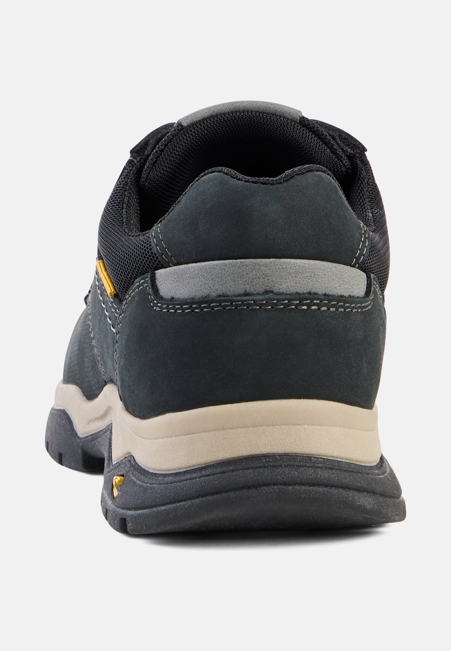 Herren Sneaker mit Grip Sohle Schwarz vorne nah