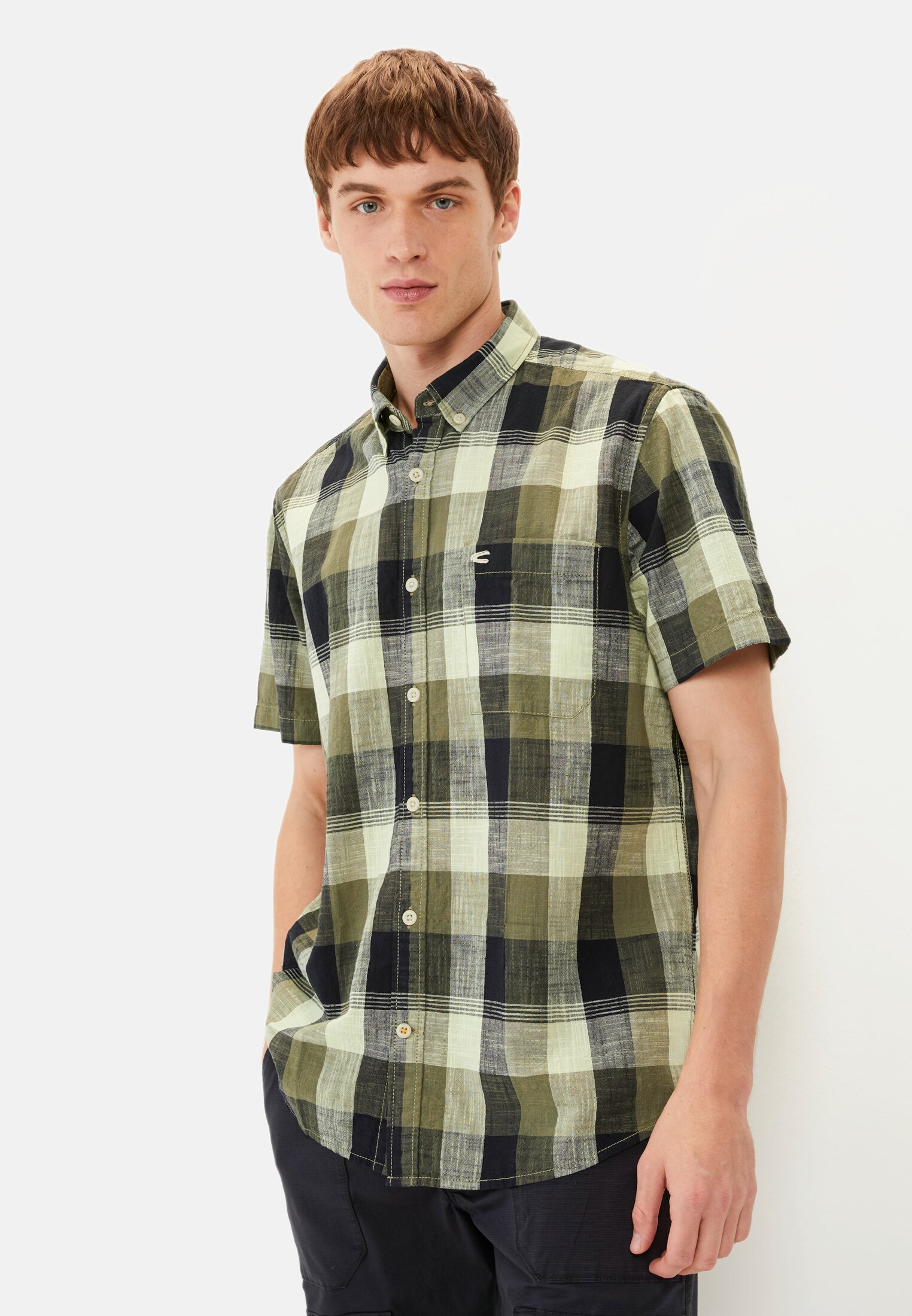 Men Checked short-sleeve shirt made of pure cotton Khaki worn front