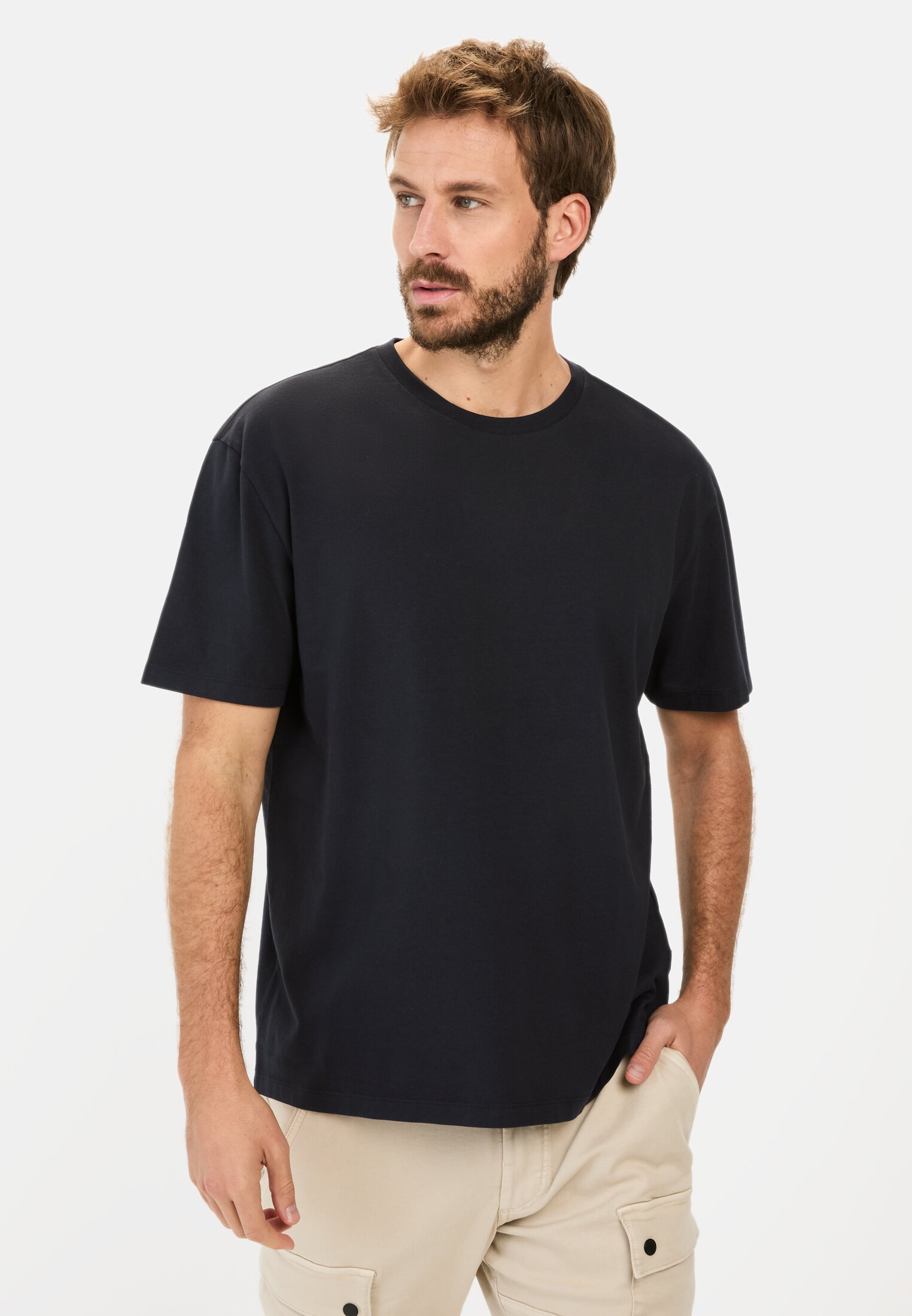 Herren Kurzarm T-Shirt mit Print Dunkelblau getragen vorn