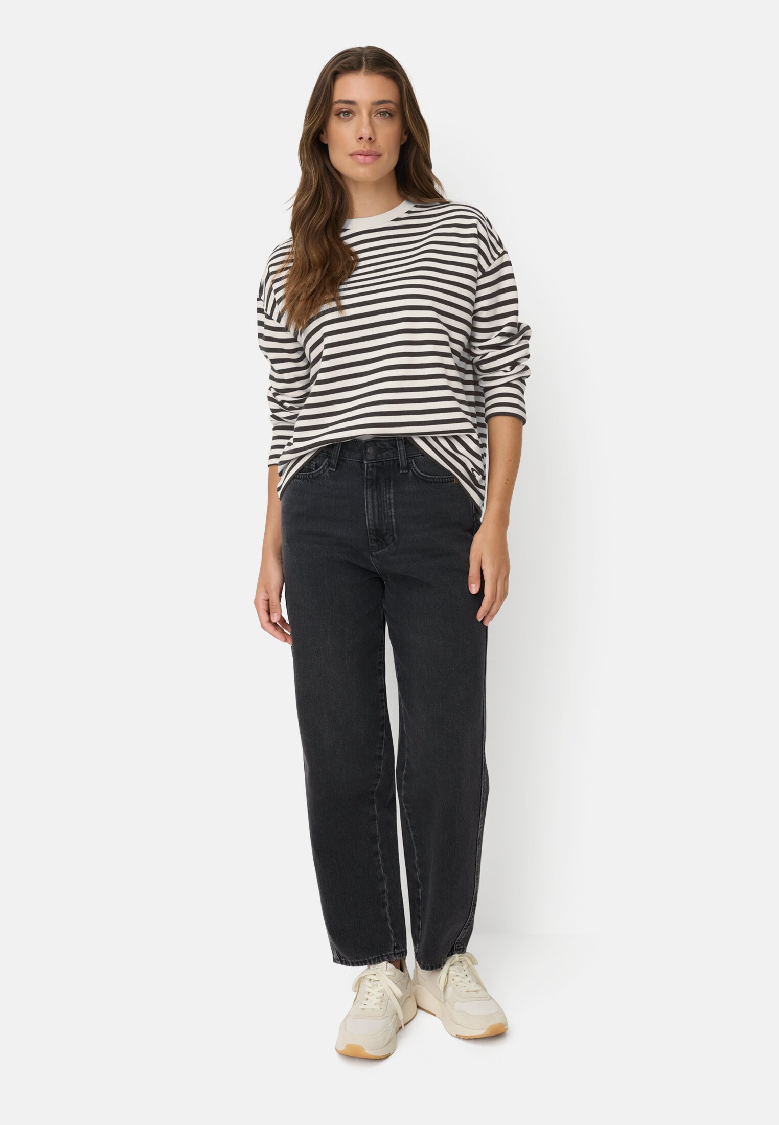 Vrouwen Sweatshirt van een katoenmix Zwart-wit gedragen voor lichaam compleet