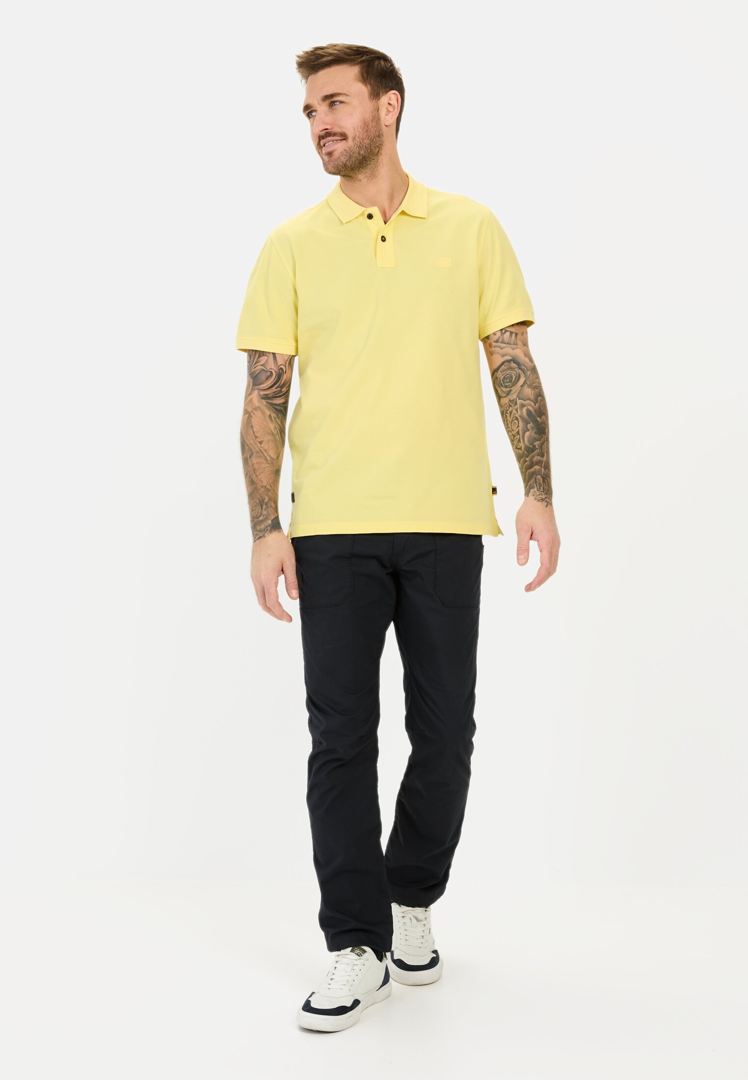 MI_09920-5P00-62_M3-00 Herren Kurzarm Poloshirt aus Baumwolle Gelb getragen vorne Ganzkörper