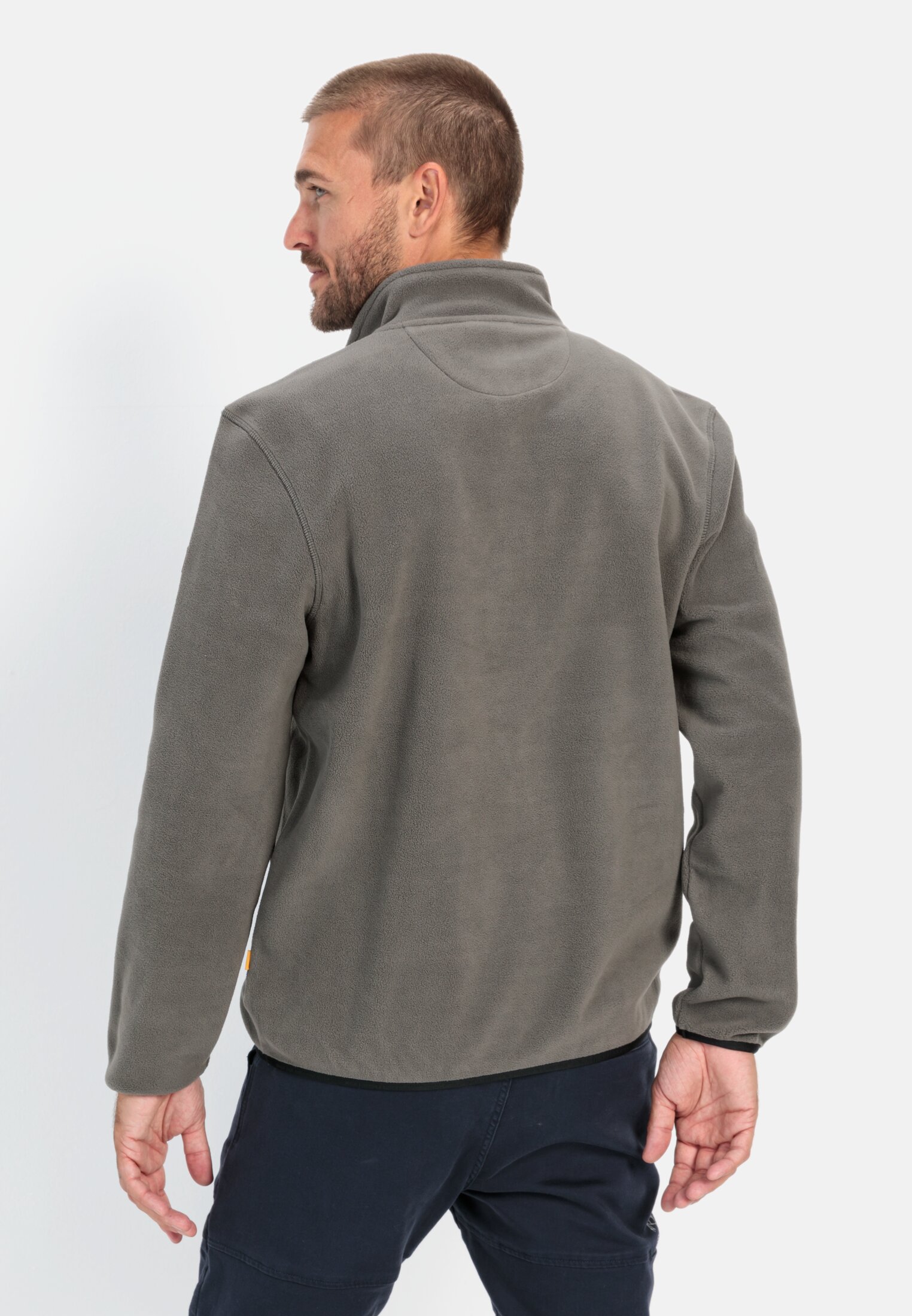 Men Fleece troyer made from recycled material Grey worn back