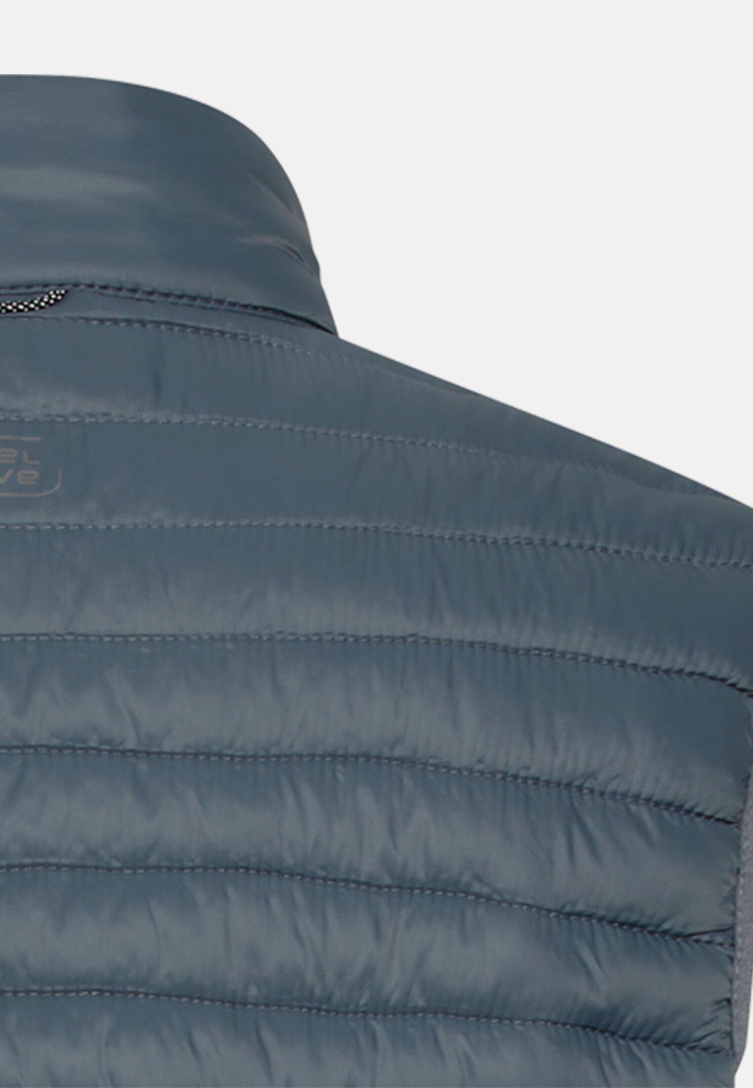 Men Water-repellent quilted waistcoat with two inside pockets Tinted Blue close back