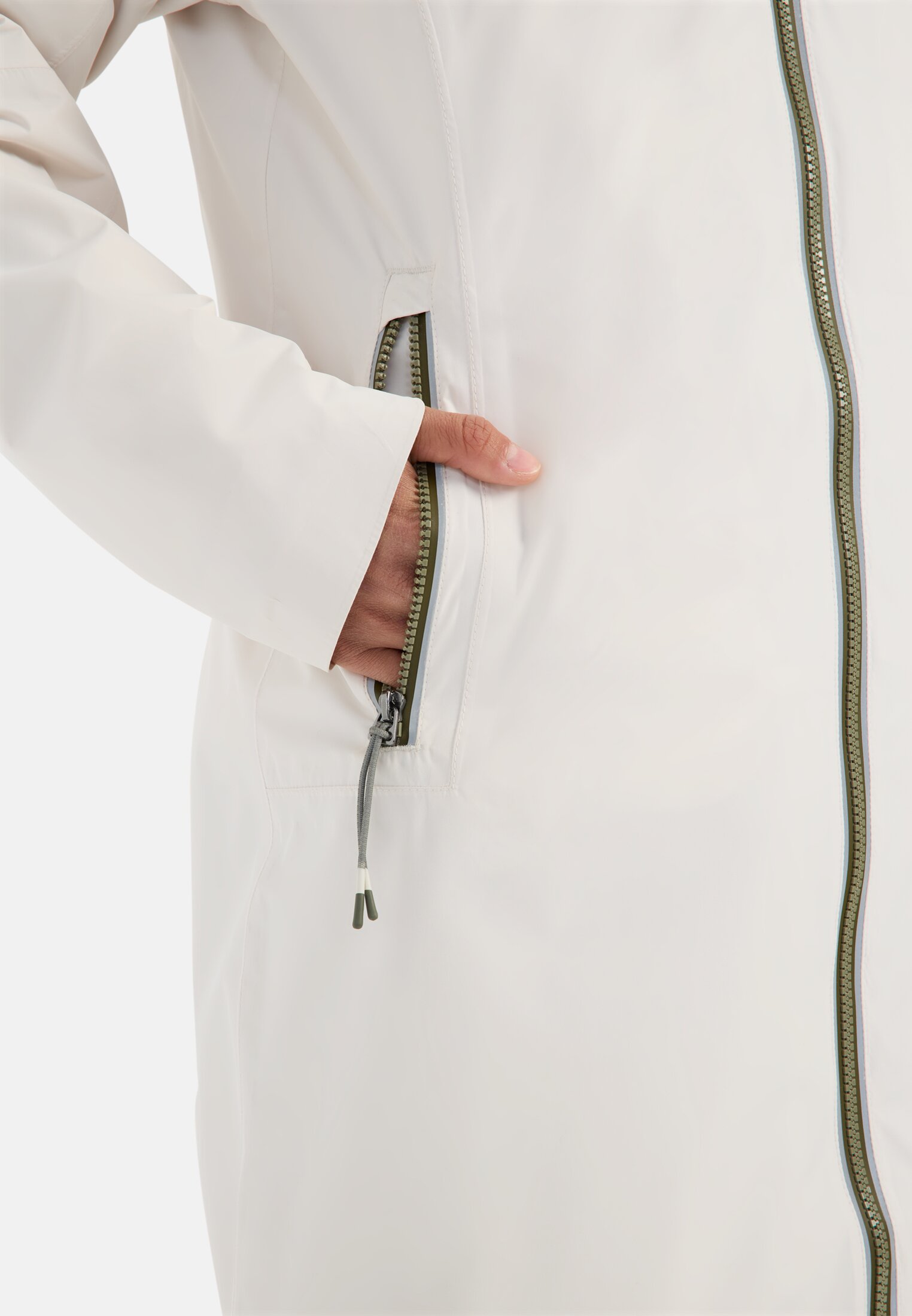 Damen teXXXactive® Funktionsmantel mit Kapuze Perlweiß getragen detailliert nah