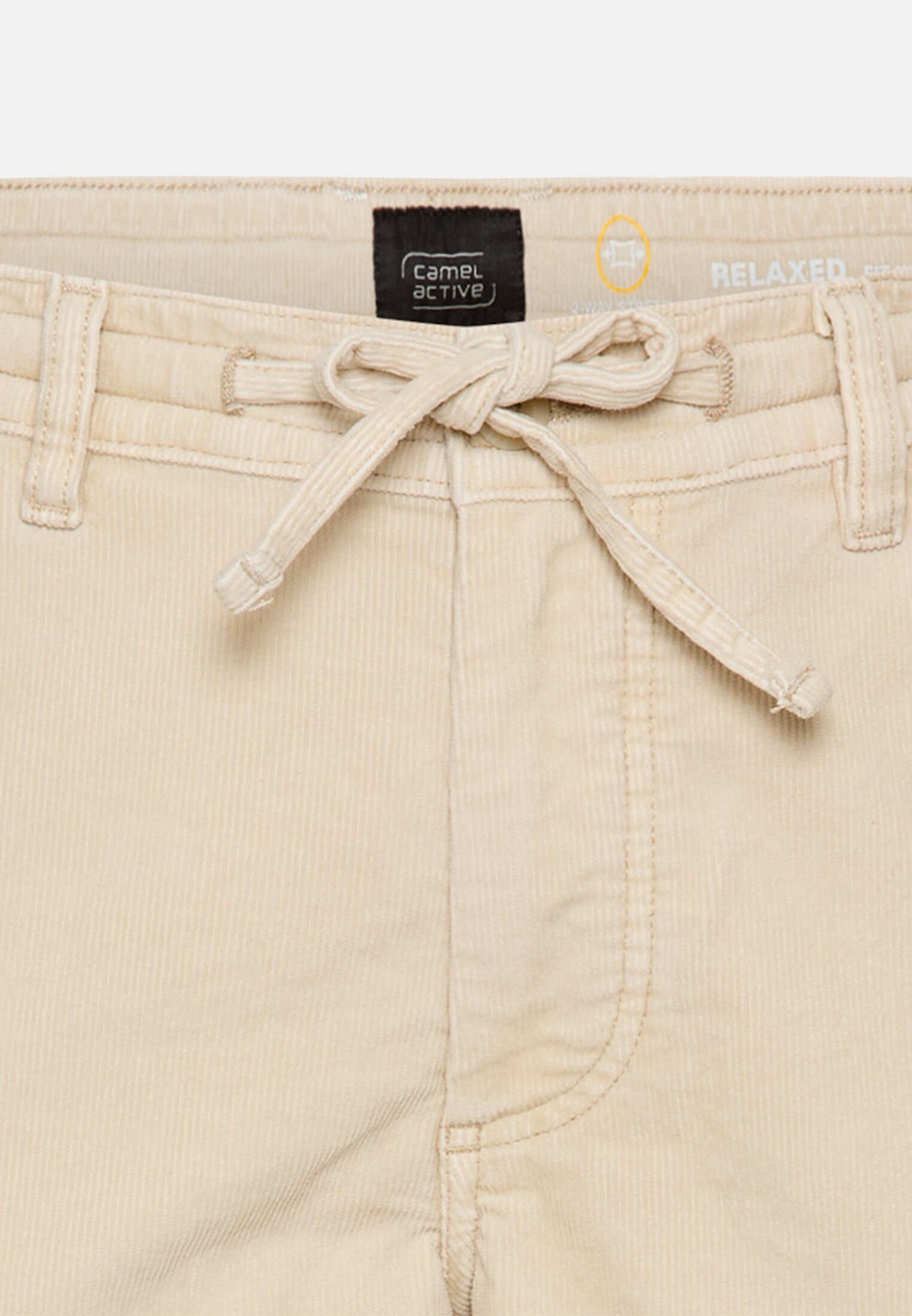 Men Relaxed fit shorts in cotton-polyester blend Oats front close