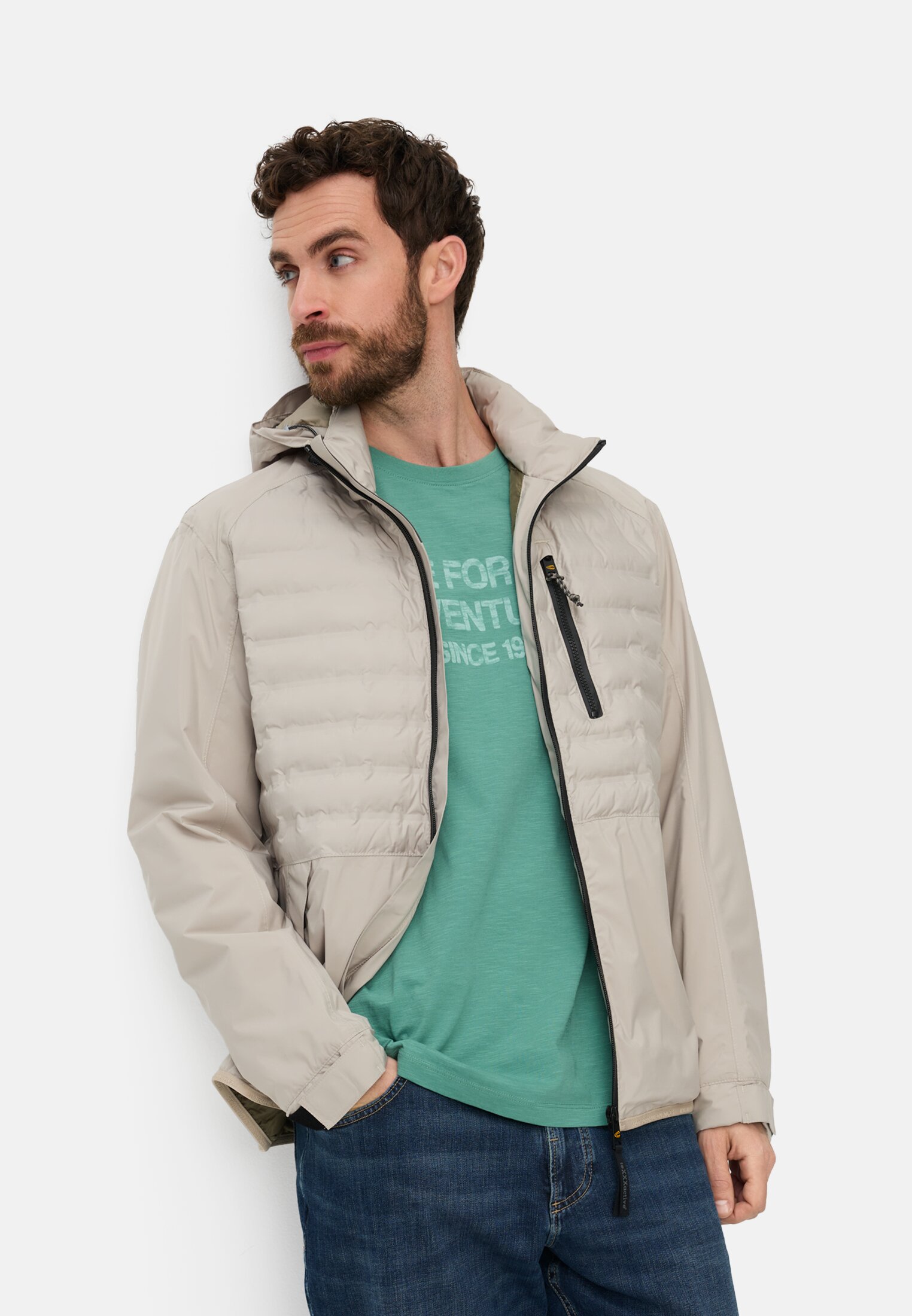 Herren T-Shirt mit reflektierenden Details Lagunengrün getragen emotional